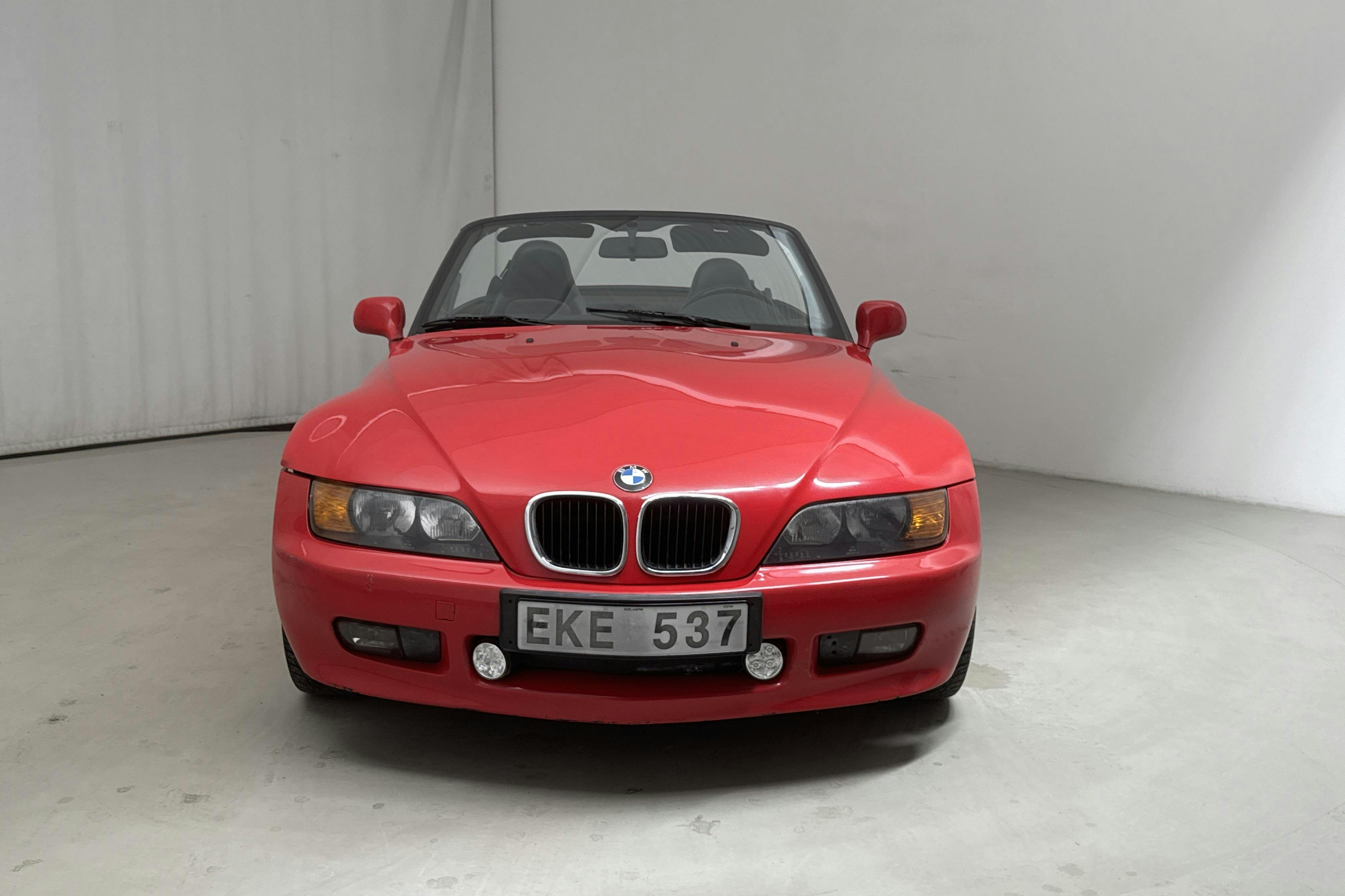 BMW Z3 1.8 Cabriolet (116hk) - 10 734 mil - Manuell - röd - 1996