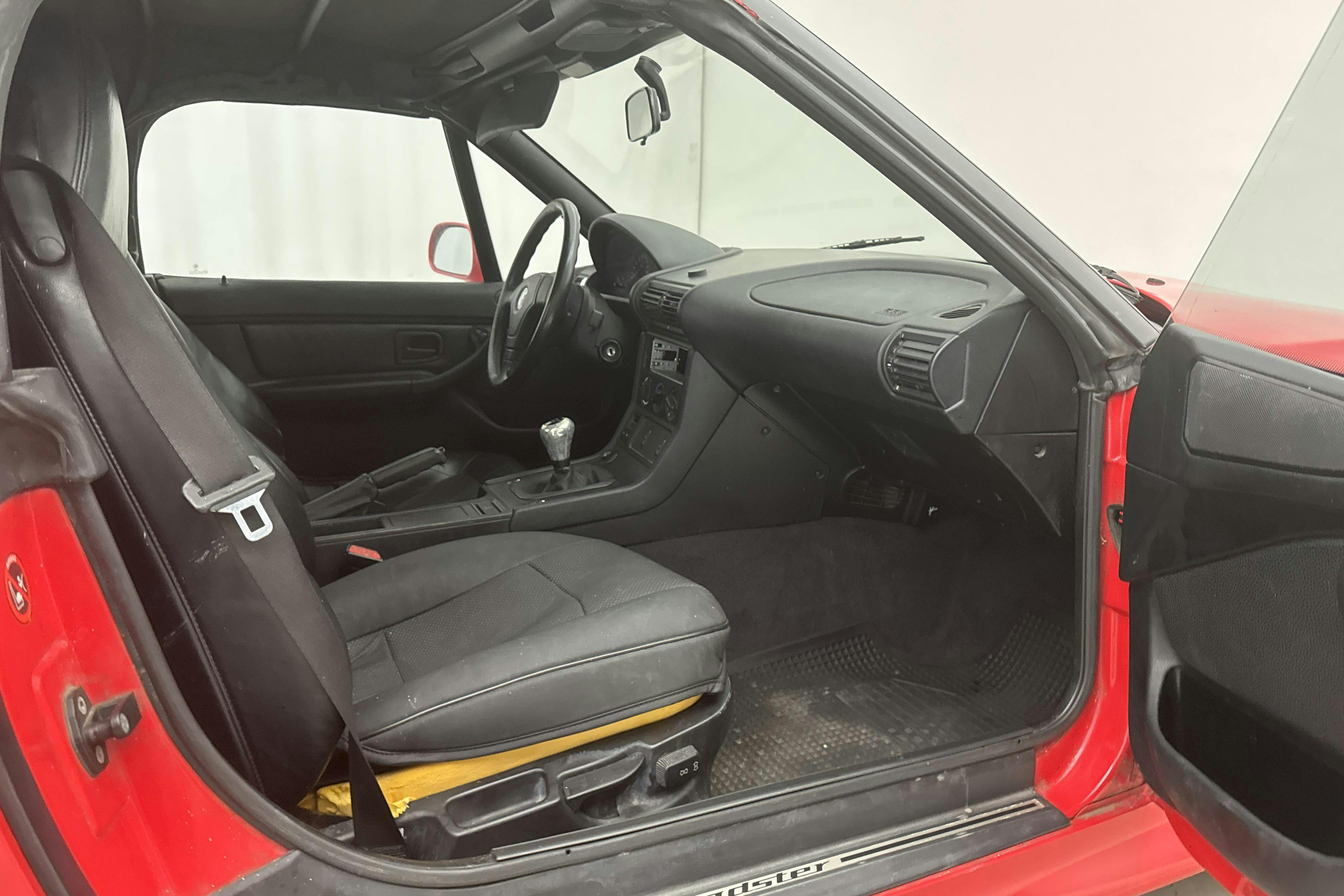BMW Z3 1.8 Cabriolet (116hk) - 10 734 mil - Manuell - röd - 1996