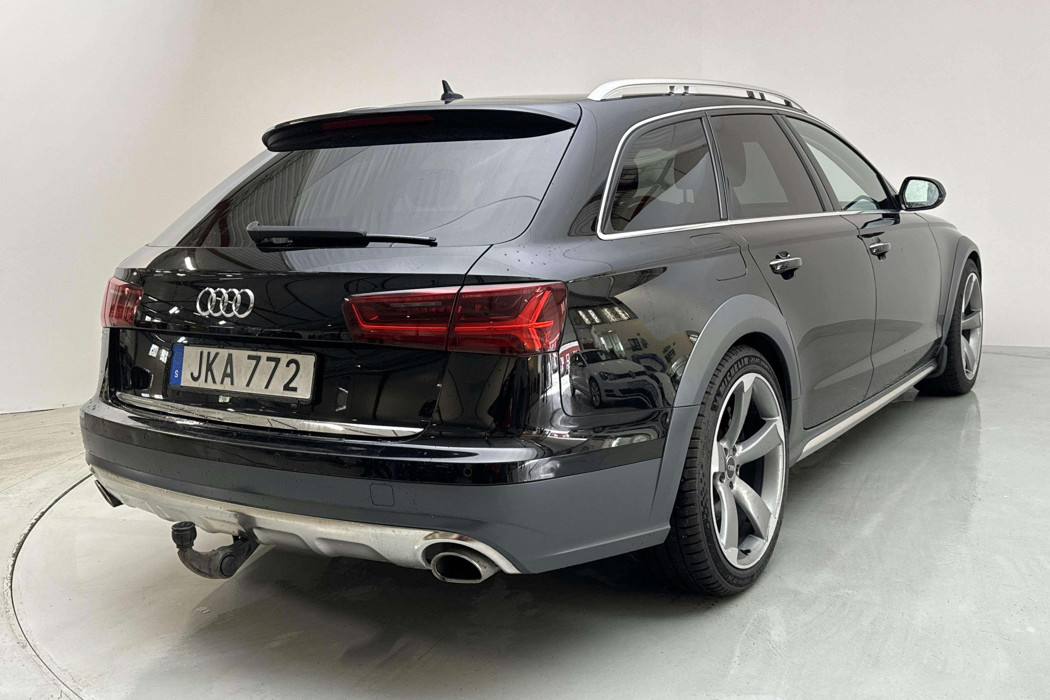 Audi A6 Allroad 3.0 TDI quattro (218hk) - 161 290 km - Automaattinen - musta - 2015