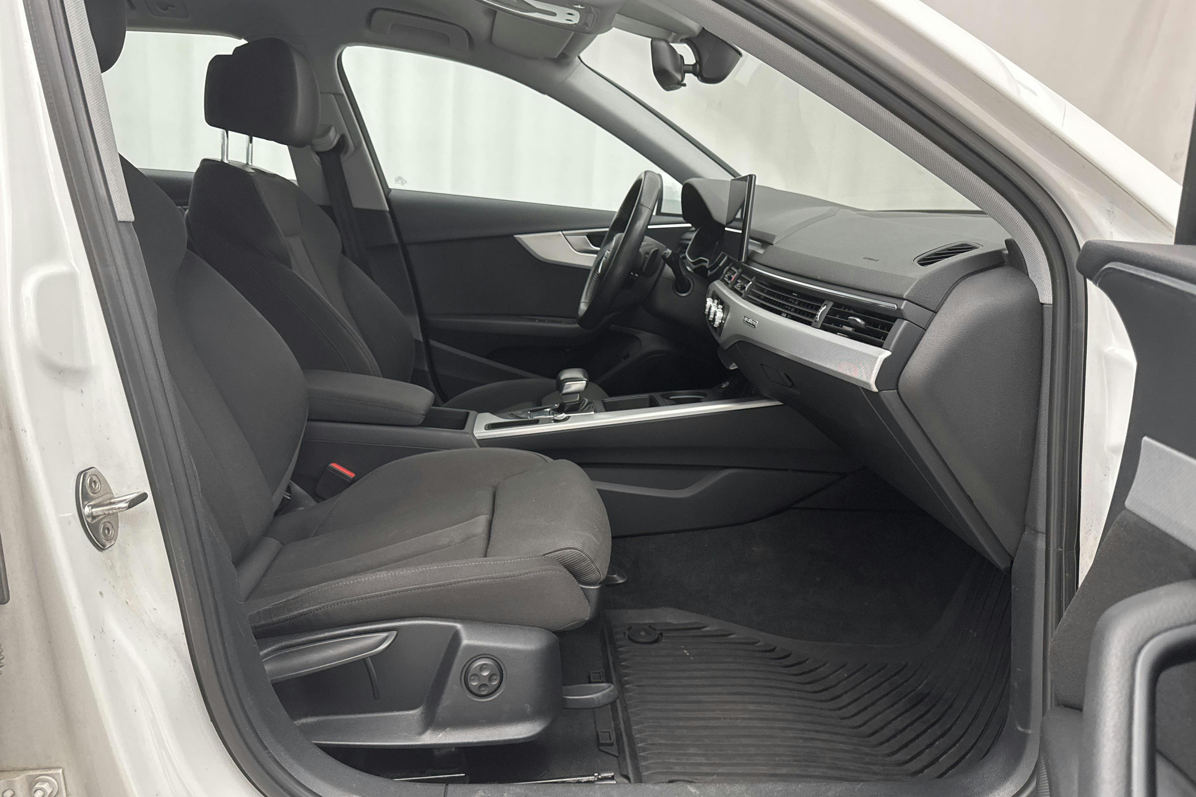 Audi A4 Avant 40 TDI quattro (190hk) - 151 140 km - Automatic - white - 2020