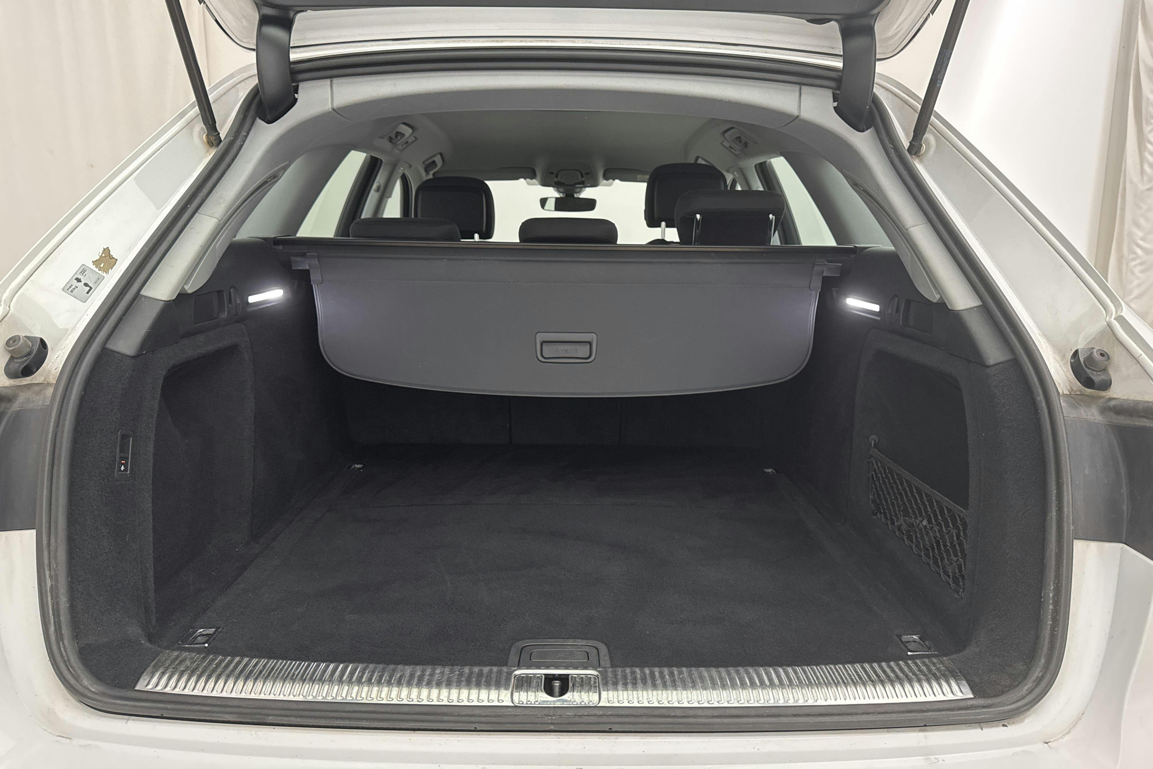 Audi A4 Avant 40 TDI quattro (190hk) - 151 140 km - Automatic - white - 2020