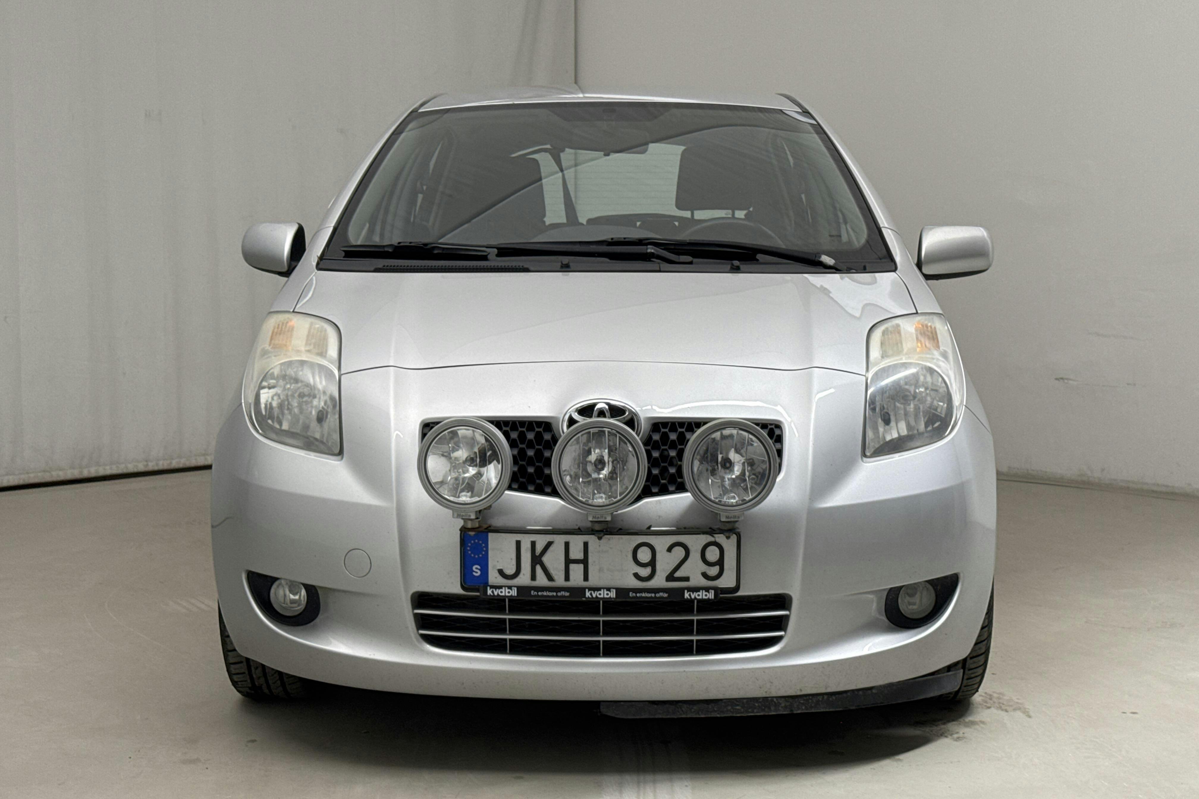 Toyota Yaris 1.3 5dr (87hk) - 218 470 km - Manual - silver - 2007