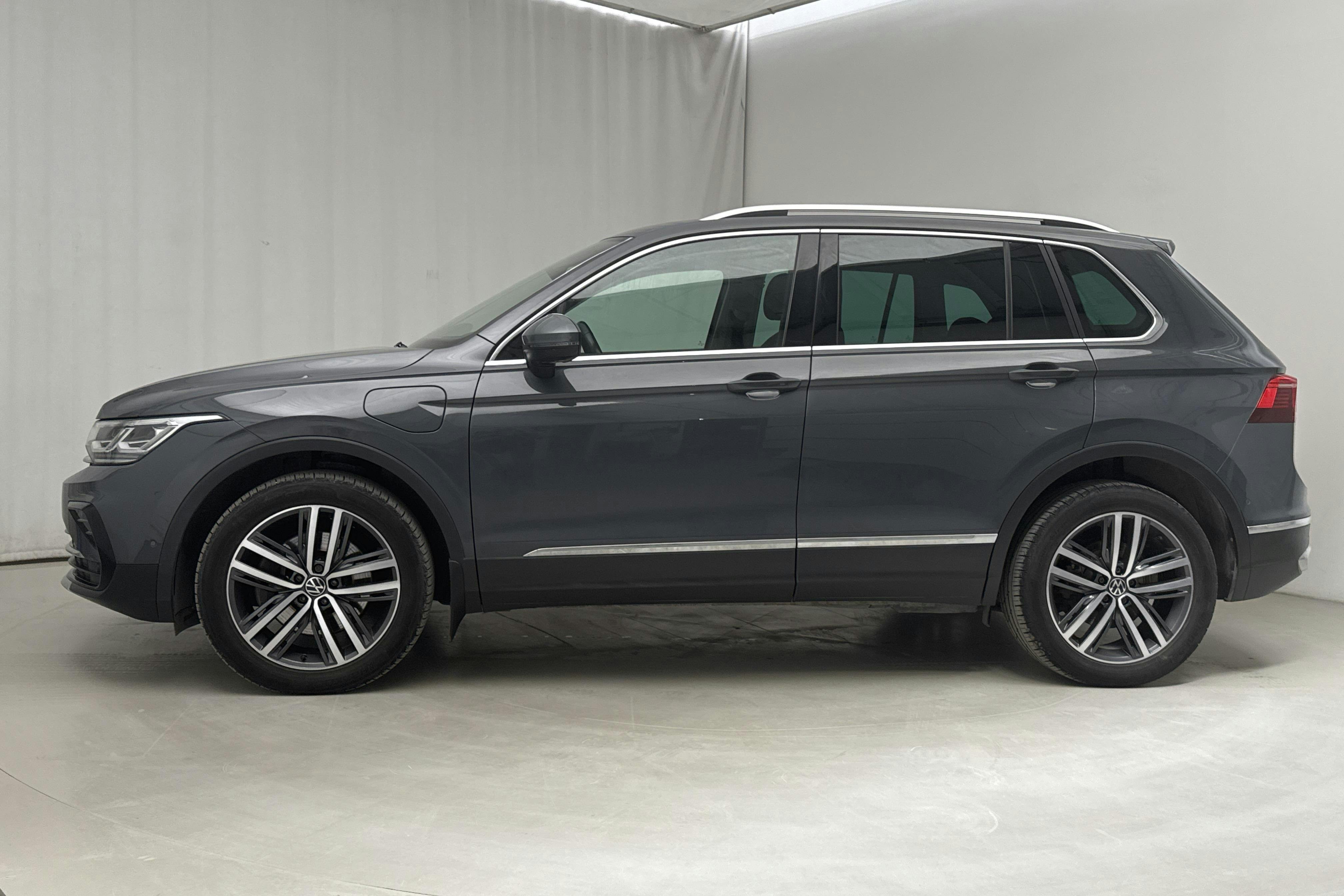 VW Tiguan 1.4 TSI eHybrid (245hk) - 61 650 km - Automaattinen - harmaa - 2022