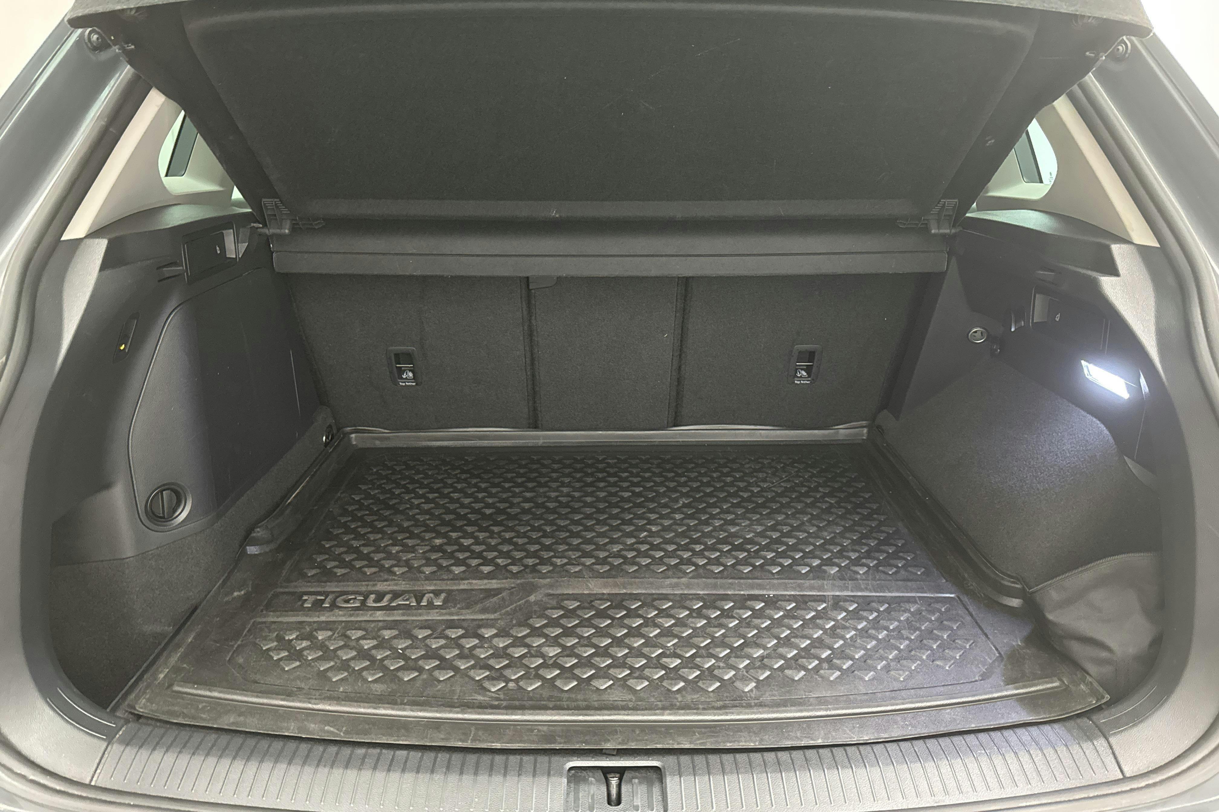 VW Tiguan 1.4 TSI eHybrid (245hk) - 61 650 km - Automaattinen - harmaa - 2022
