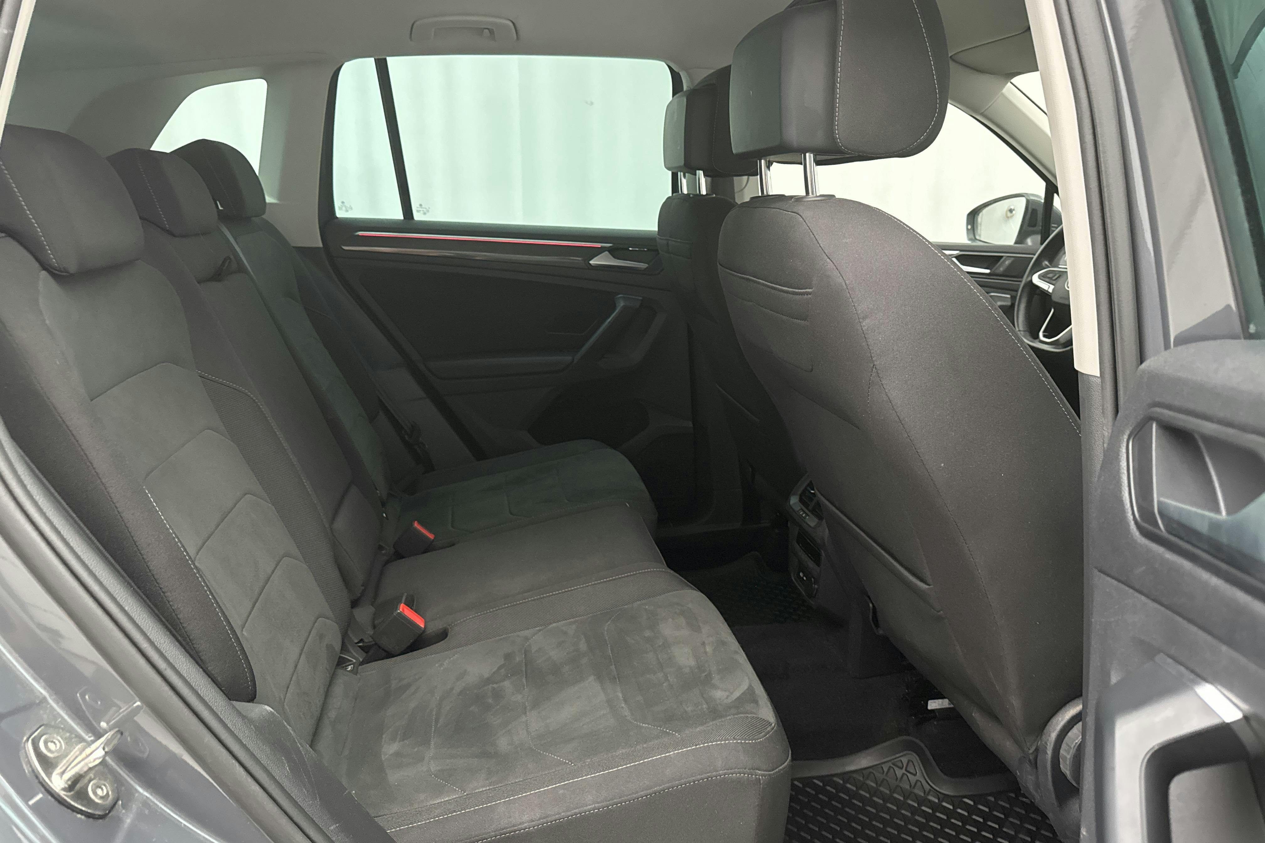 VW Tiguan 1.4 TSI eHybrid (245hk) - 61 650 km - Automaattinen - harmaa - 2022