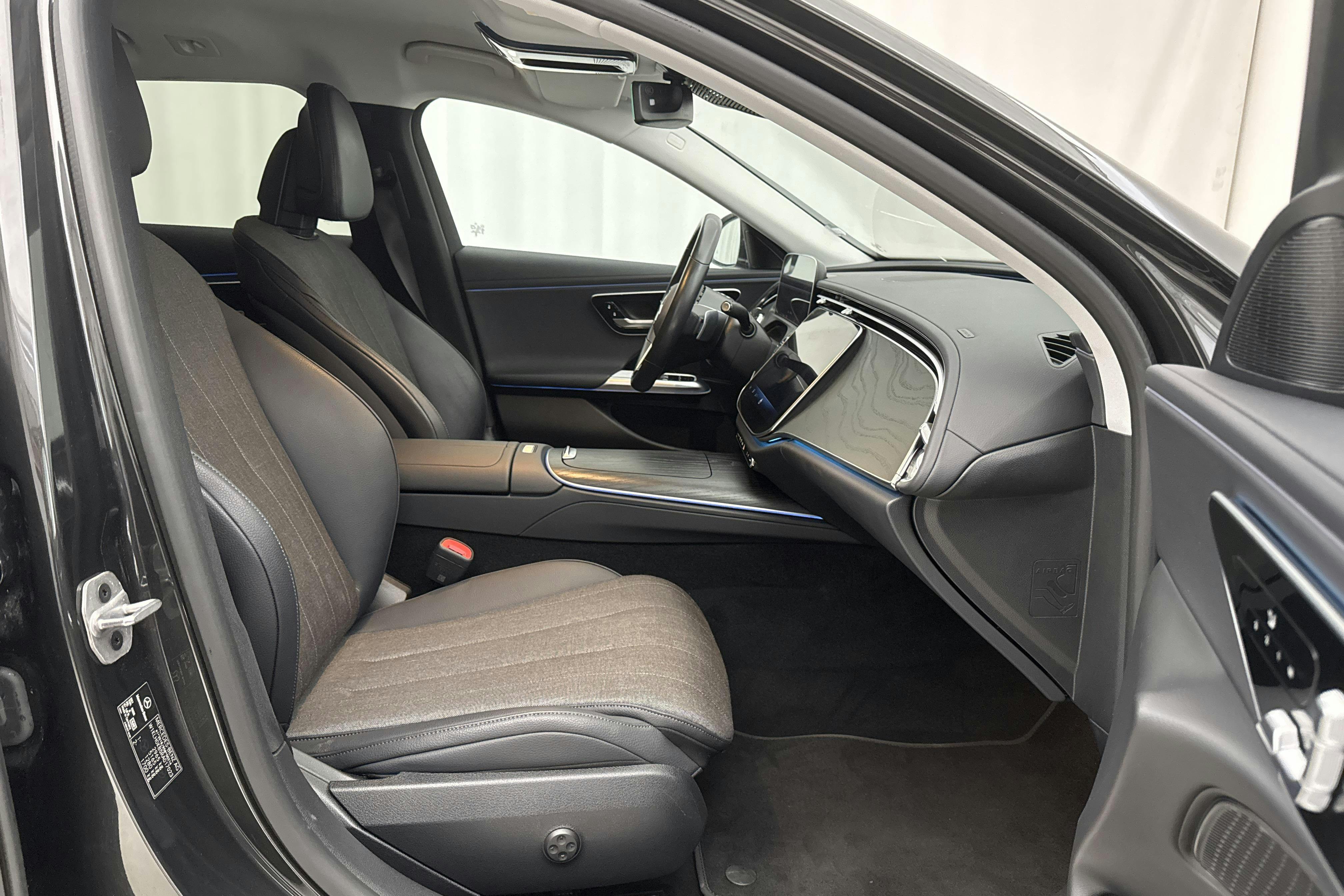 Mercedes E 300 de 4Matic Kombi S214 (313hk) - 28 490 km - Automaatne - hall - 2024