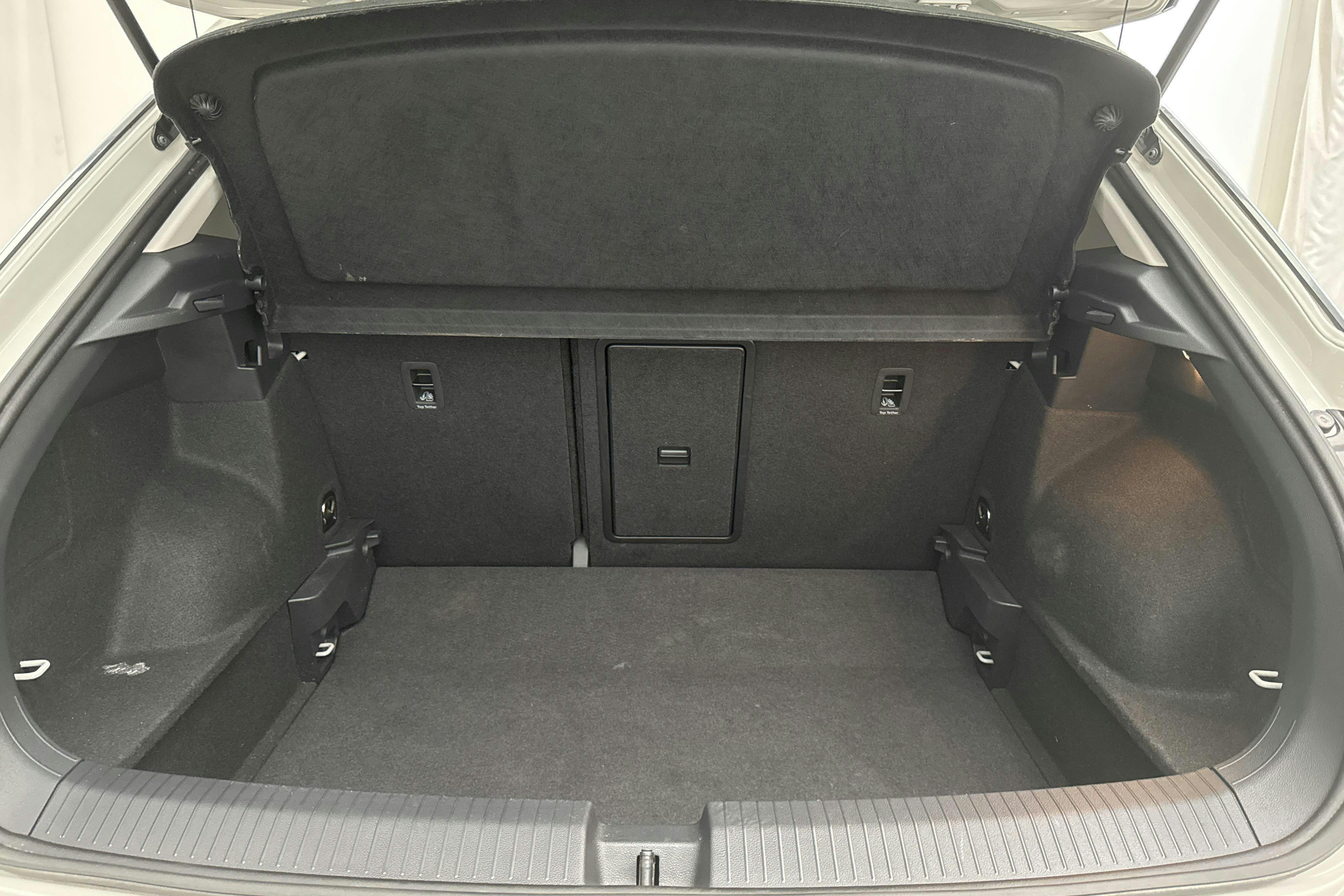 VW T-Roc 1.5 TSI (150hk) - 35 380 km - Automatic - gray - 2023
