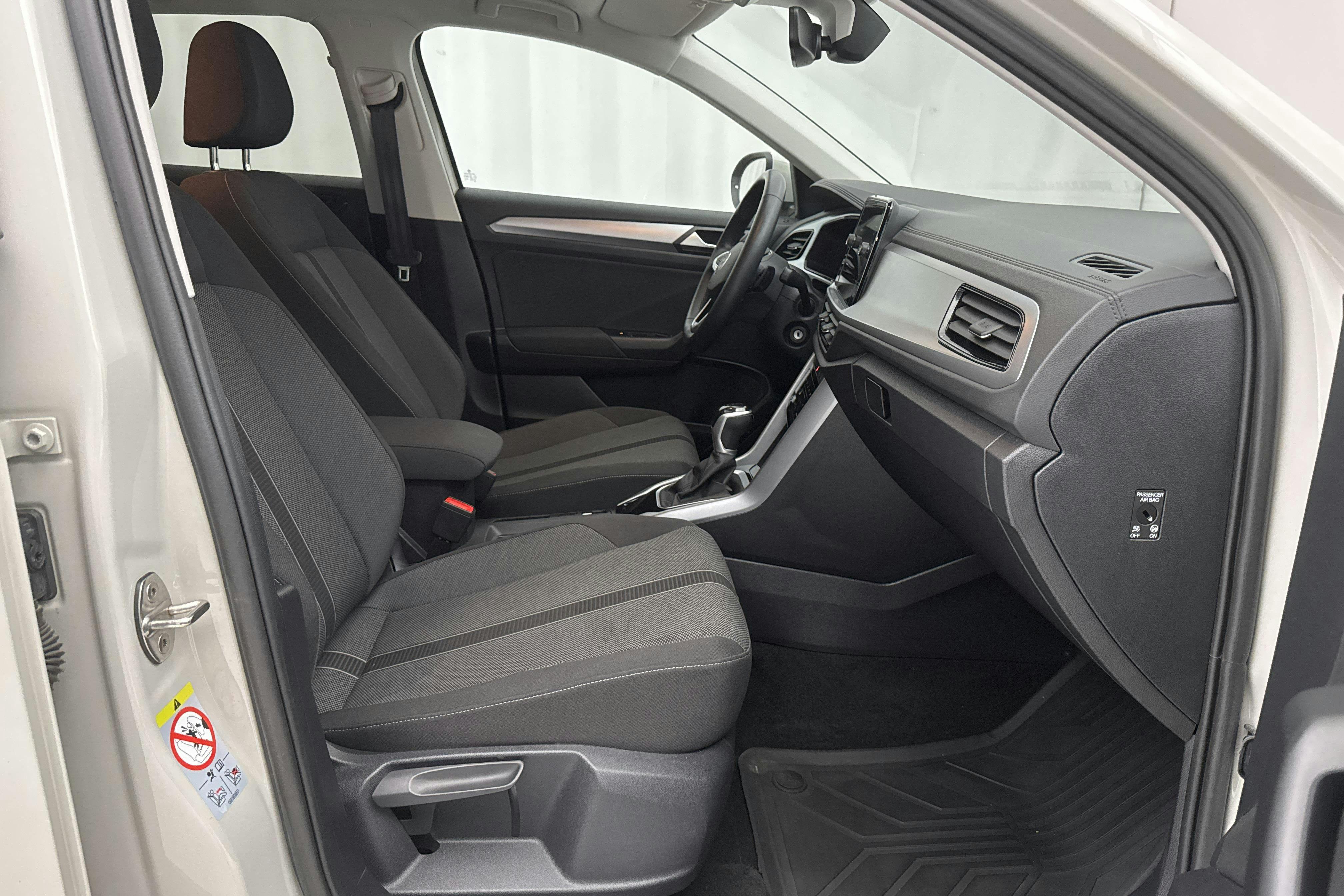 VW T-Roc 1.5 TSI (150hk) - 35 380 km - Automatic - gray - 2023