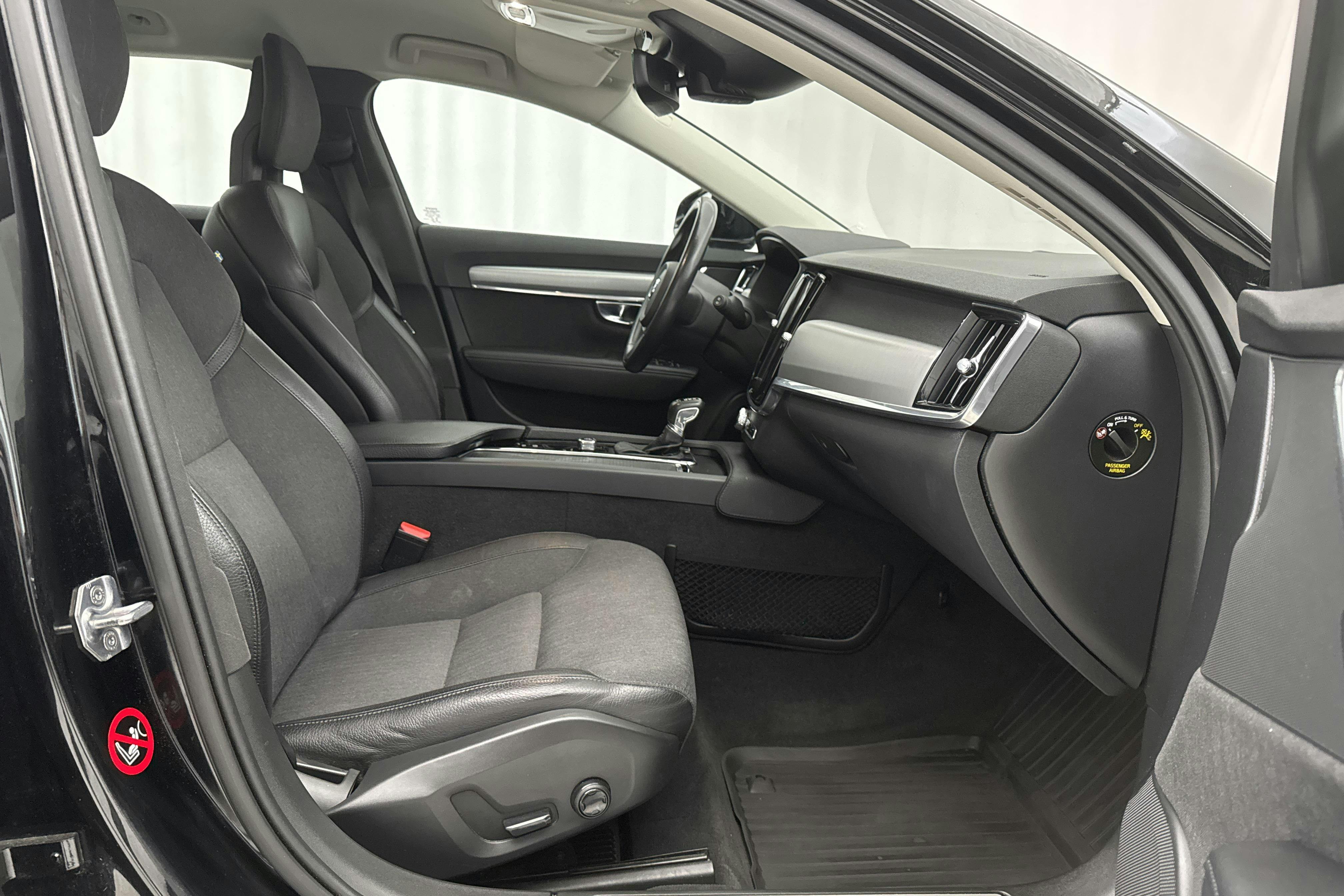 Volvo V90 D3 (150hk) - 192 310 km - Automatic - black - 2018