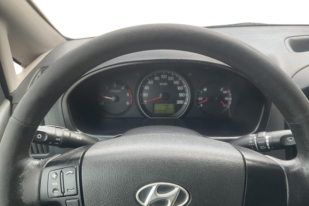 Hyundai H-1 2.5 CRDi Skåp (136hk) - 20 763 mil - Manuell - vit - 2013