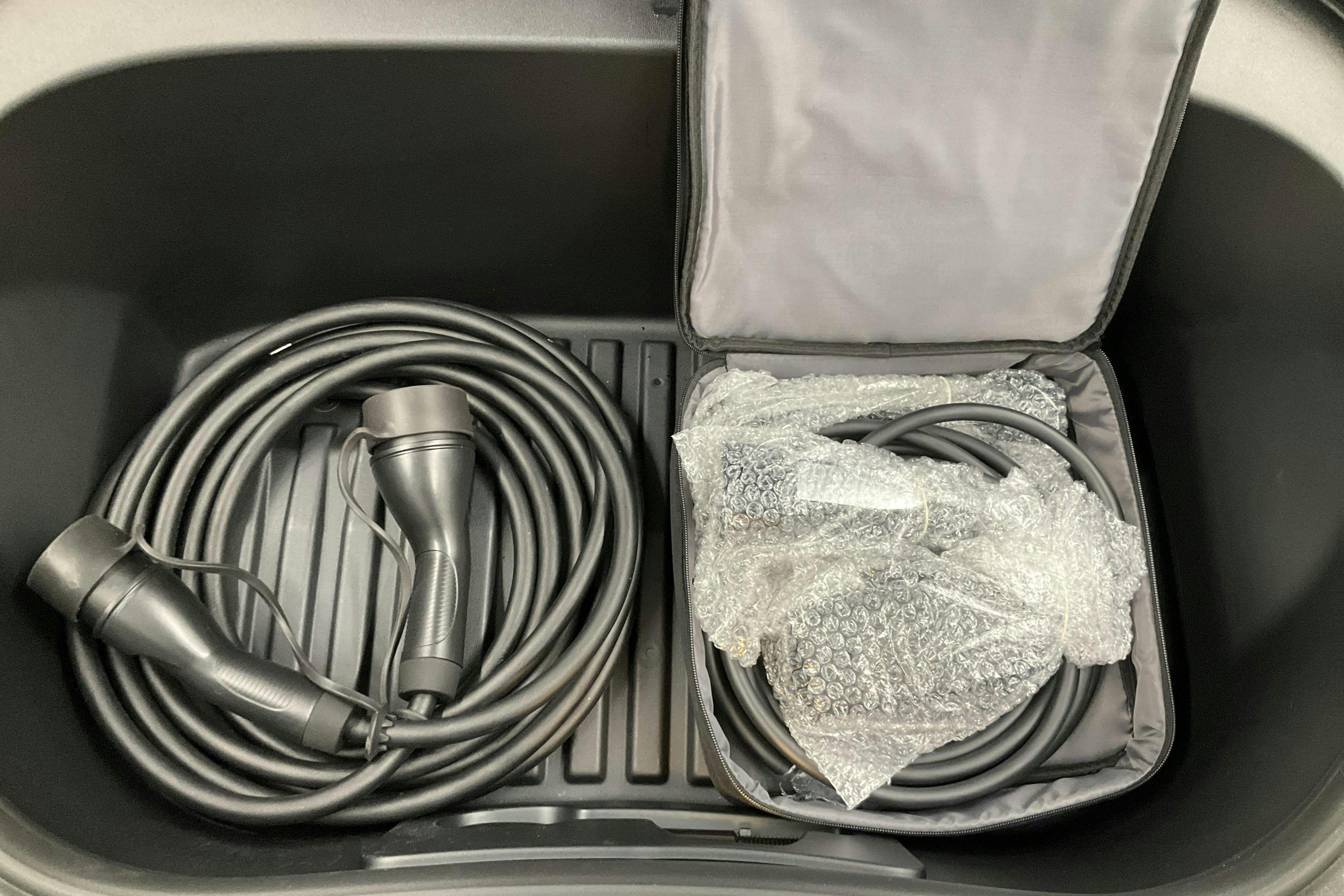 Tesla Model 3 Performance AWD - 10 320 km - Automaattinen - harmaa - 2024