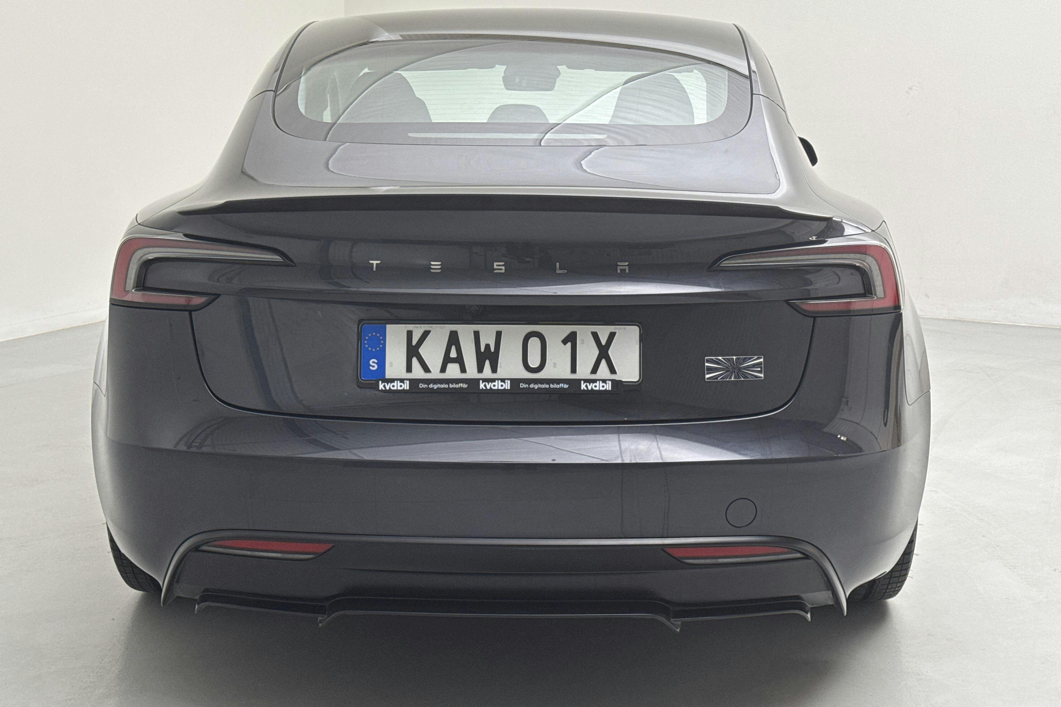 Tesla Model 3 Performance AWD - 10 320 km - Automaattinen - harmaa - 2024