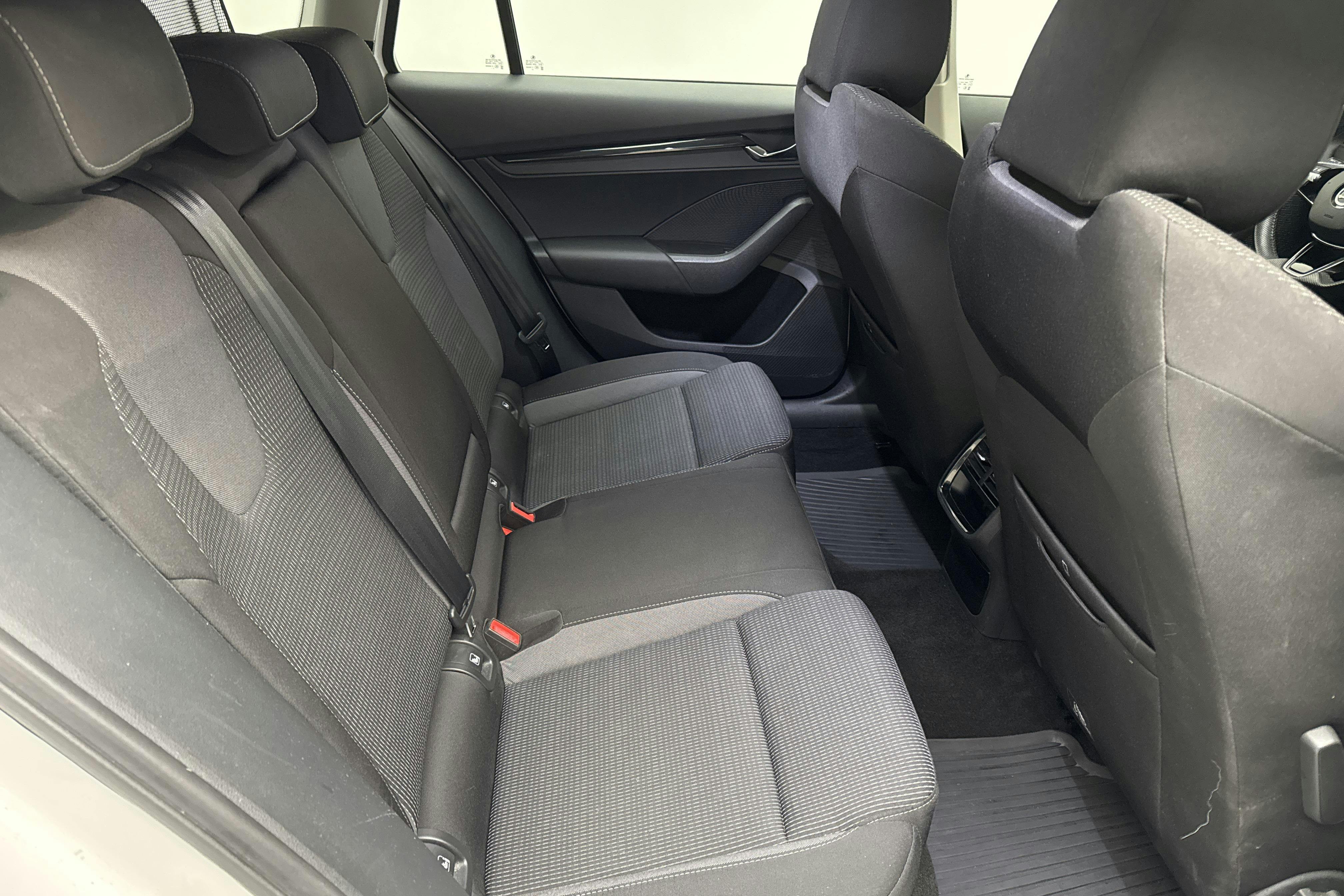 Skoda Octavia G-TEC 1.5 TSI Combi (130hk) - 251 030 km - Automatyczna - biały - 2021