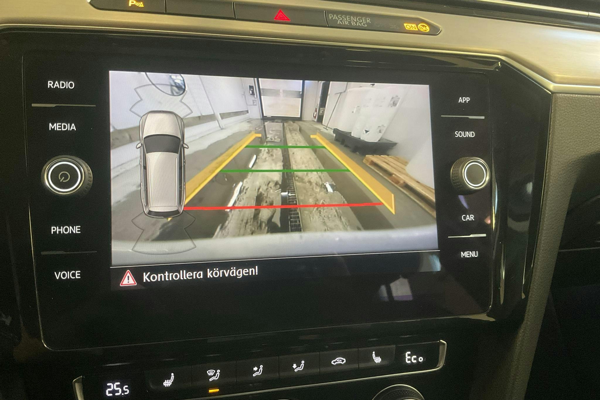 VW Passat 1.4 Plug-in-Hybrid Sportscombi (218hk) - 164 640 km - Automatic - white - 2018