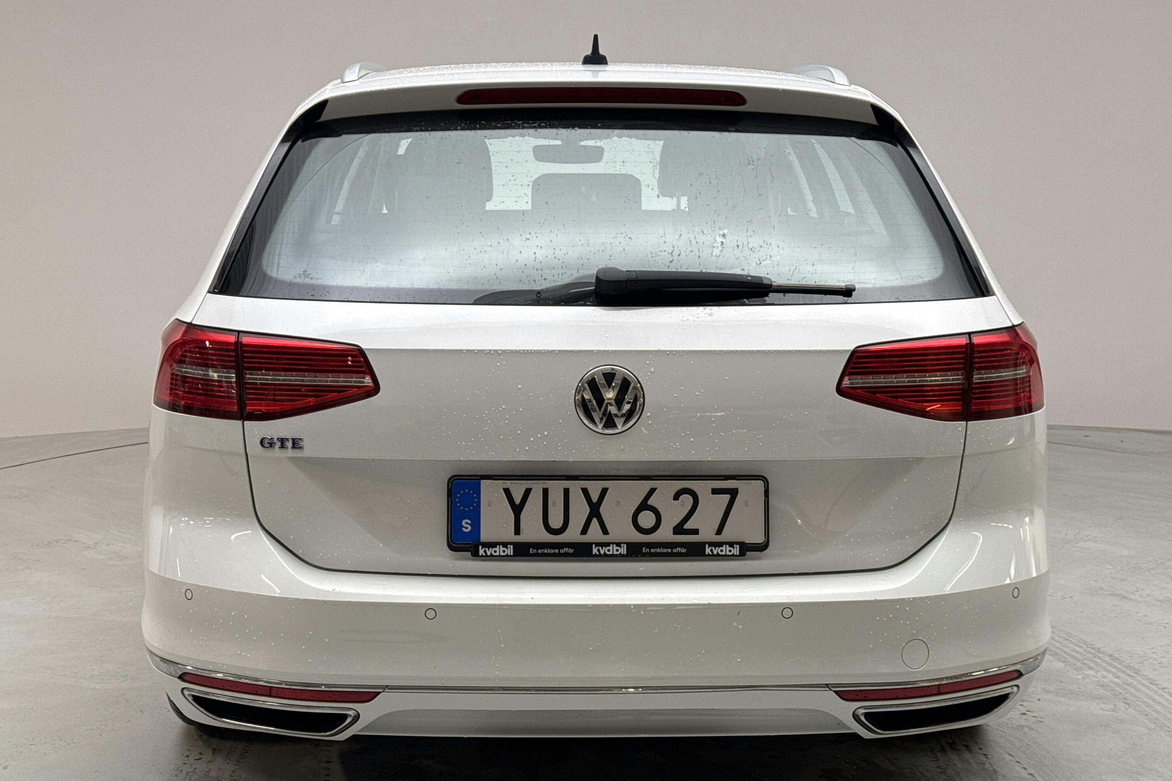 VW Passat 1.4 Plug-in-Hybrid Sportscombi (218hk) - 164 640 km - Automatic - white - 2018