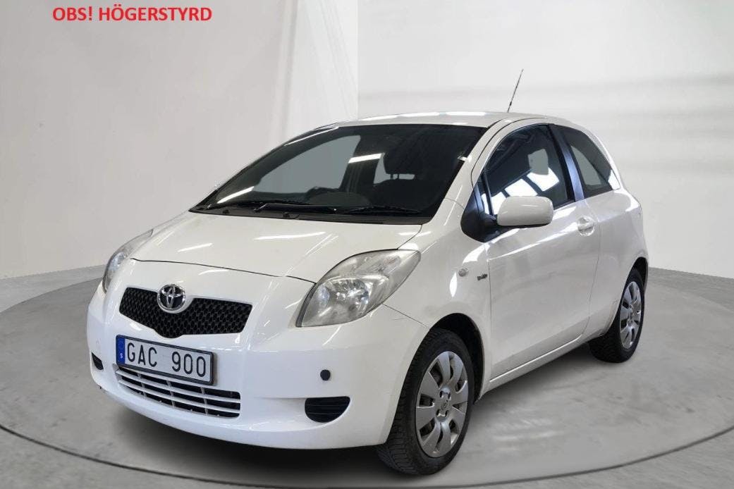 Toyota Yaris 1.4 D-4D 3dr (90hk) - 13 733 mil - Automat - vit - 2007