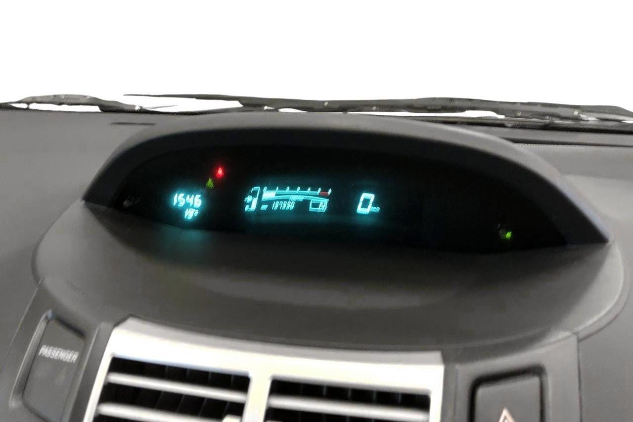Toyota Yaris 1.4 D-4D 3dr (90hk) - 13 733 mil - Automat - vit - 2007