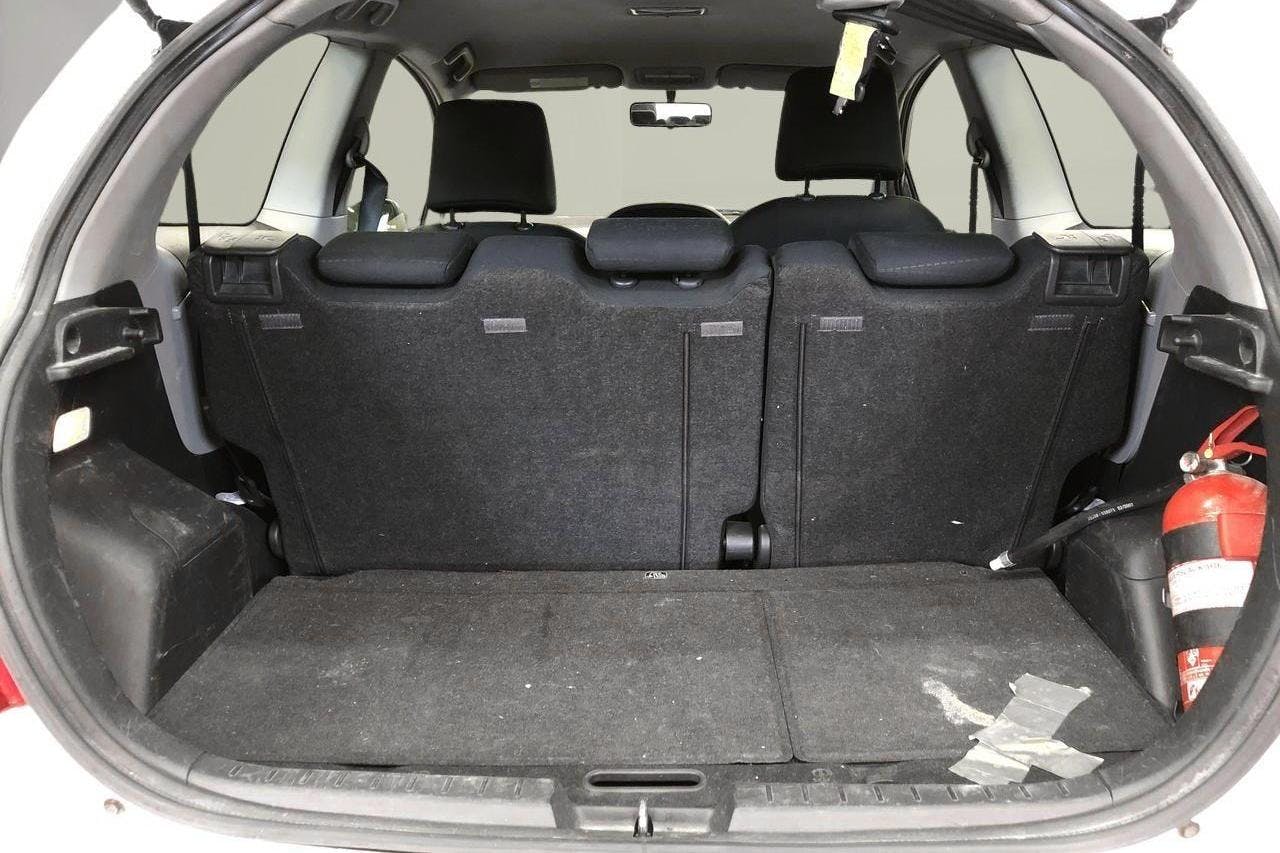 Toyota Yaris 1.4 D-4D 3dr (90hk) - 13 733 mil - Automat - vit - 2007
