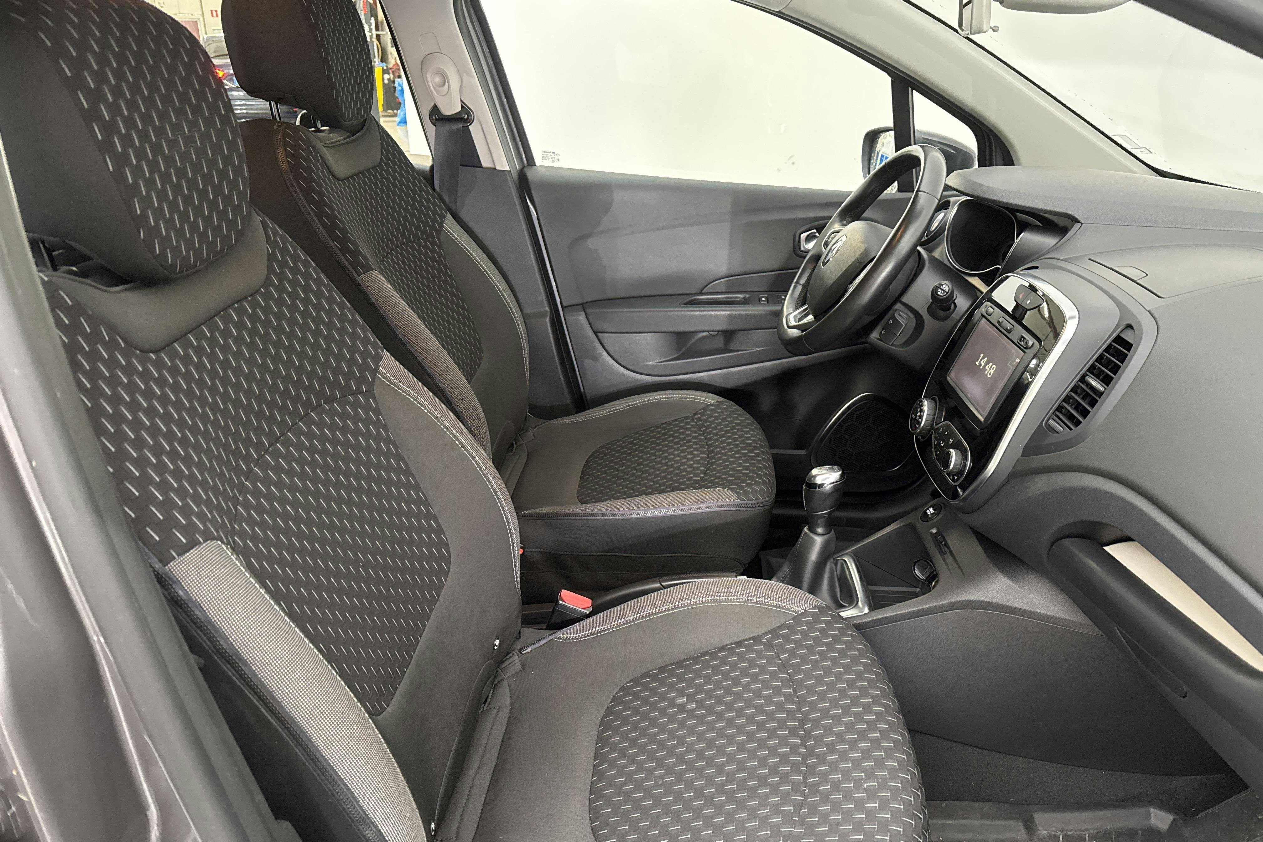 Renault Captur 0.9 TCe (90hk) - 127 100 km - Käsitsi - 2017