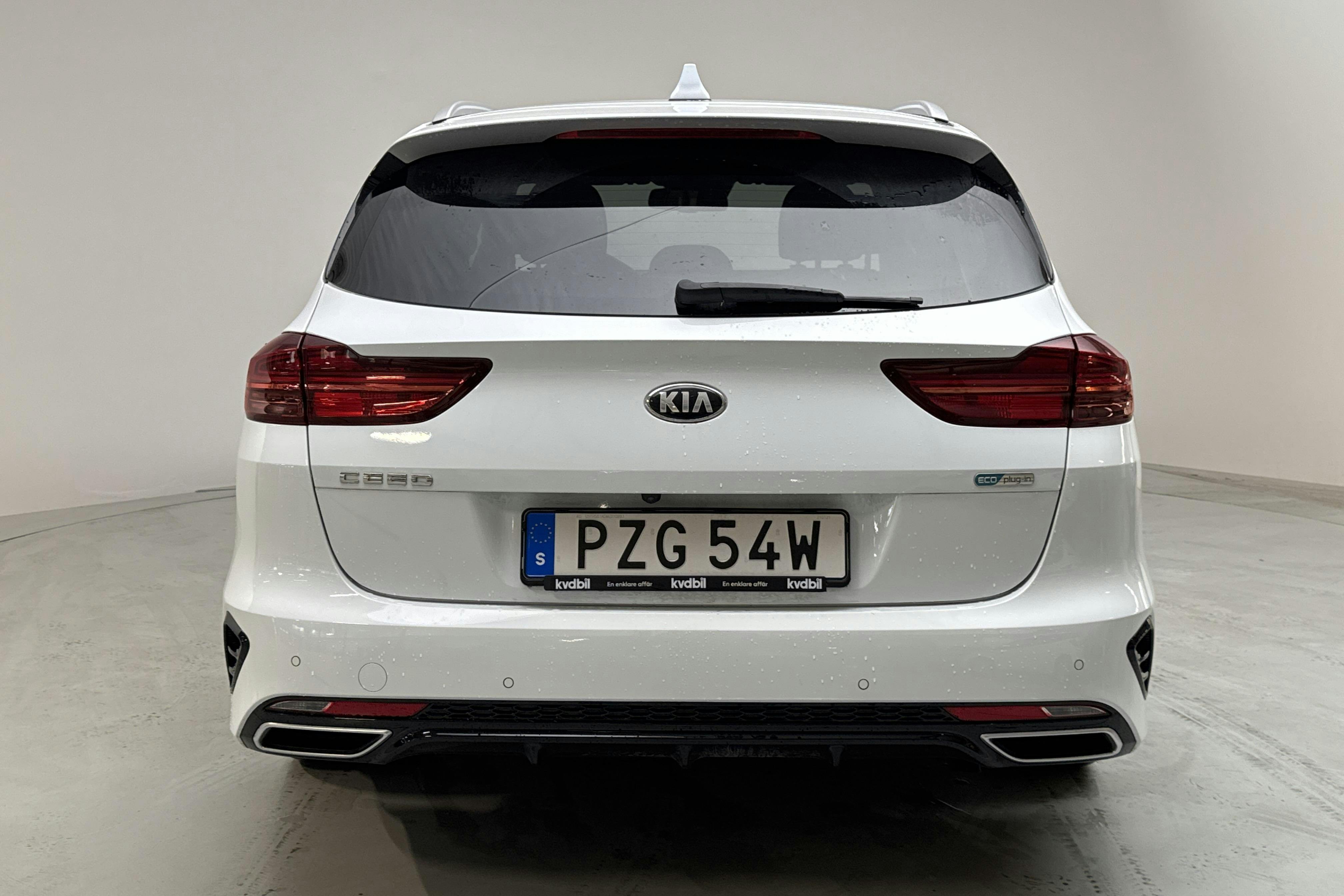 KIA Ceed 1.6 Plug-in Hybrid SW (141hk) - 46 580 km - Automaatne - valge - 2021