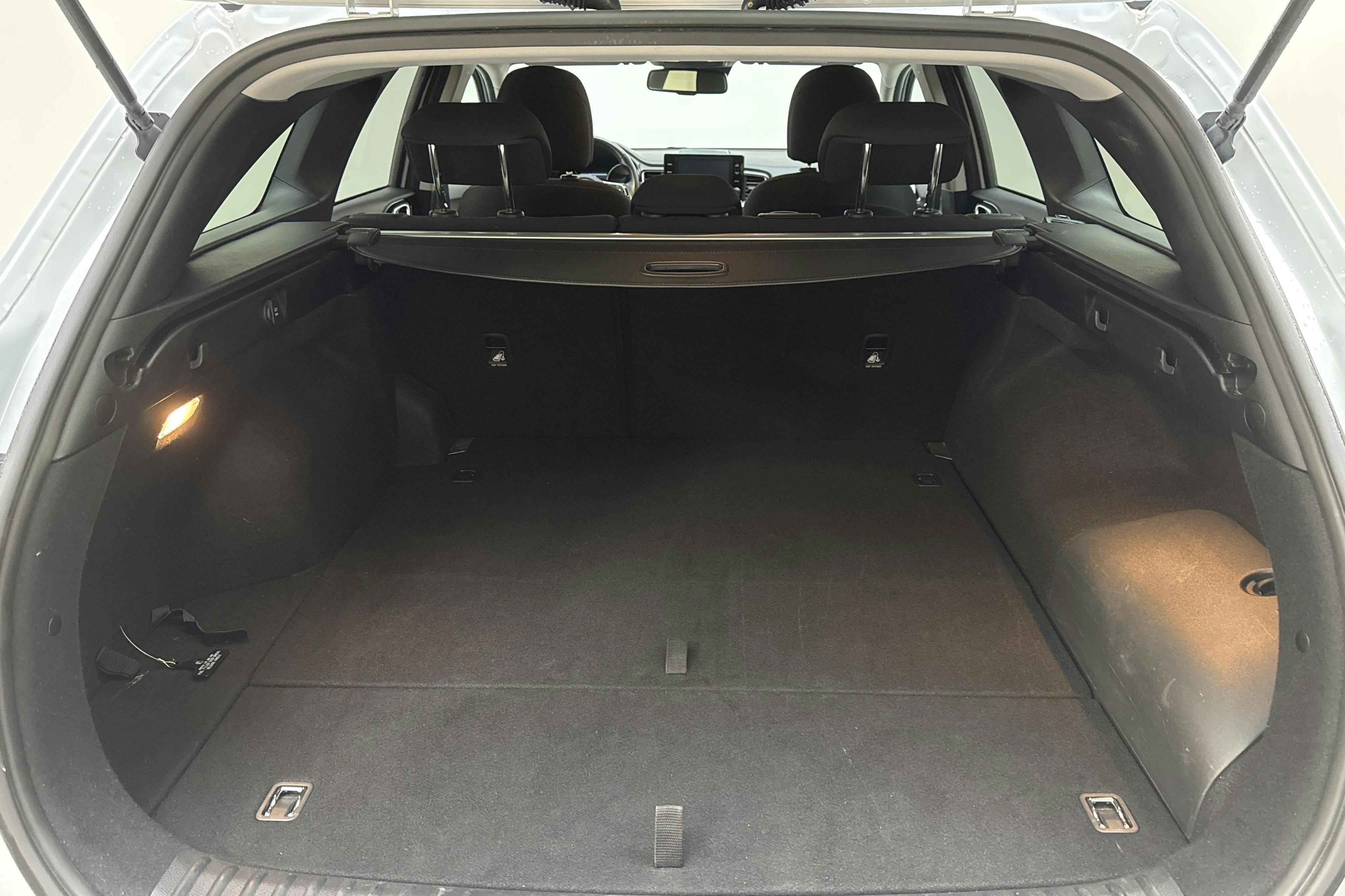 KIA Ceed 1.6 Plug-in Hybrid SW (141hk) - 46 580 km - Automaatne - valge - 2021
