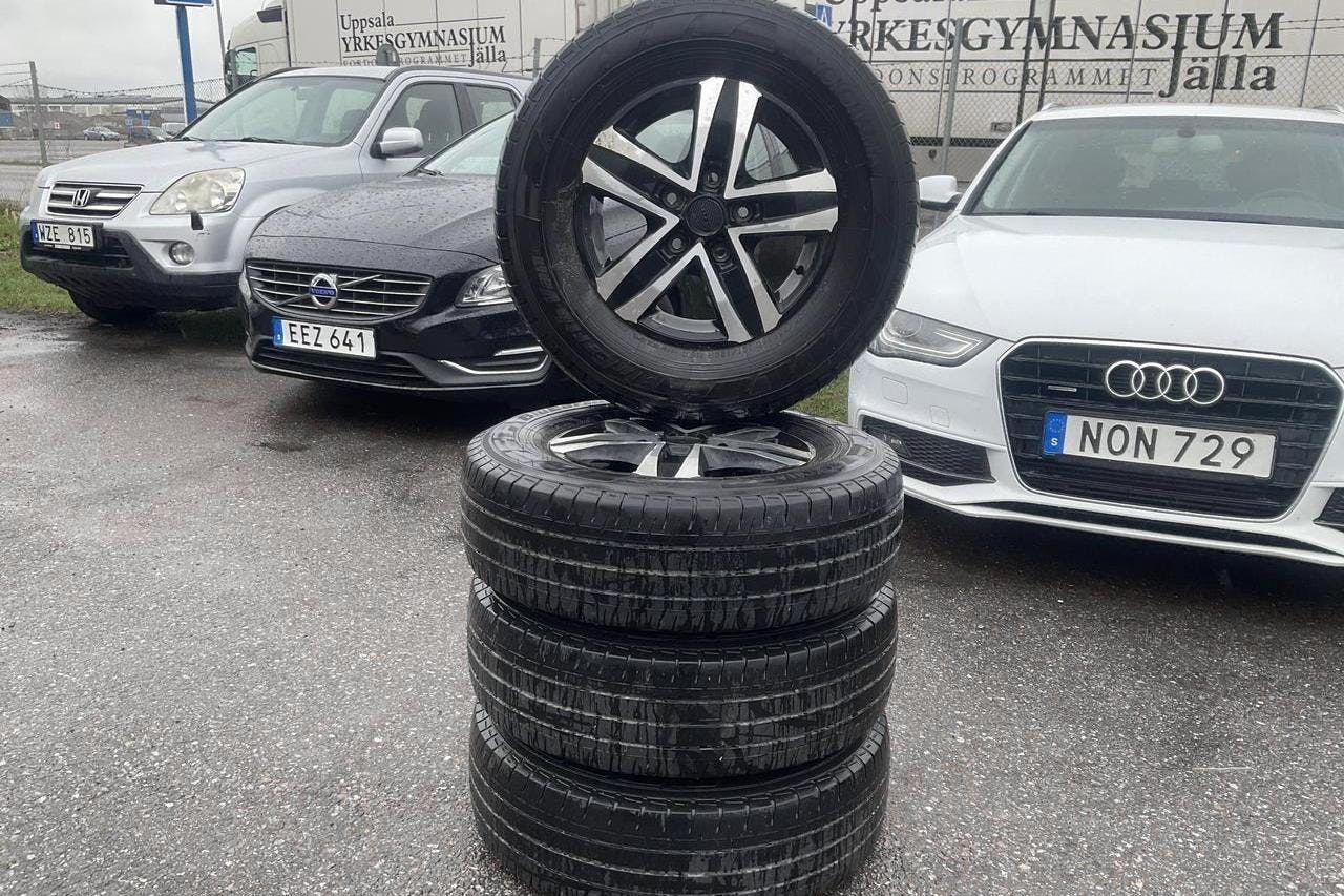 Peugeot Boxer 335 Dubbelhytt 2.0 BlueHDi 4x4 (165hk) - 206 480 km - Käsitsi - must - 2017