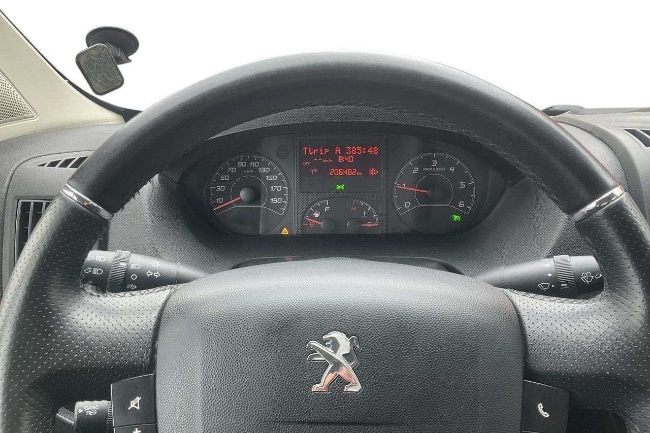Peugeot Boxer 335 Dubbelhytt 2.0 BlueHDi 4x4 (165hk) - 206 480 km - Käsitsi - must - 2017