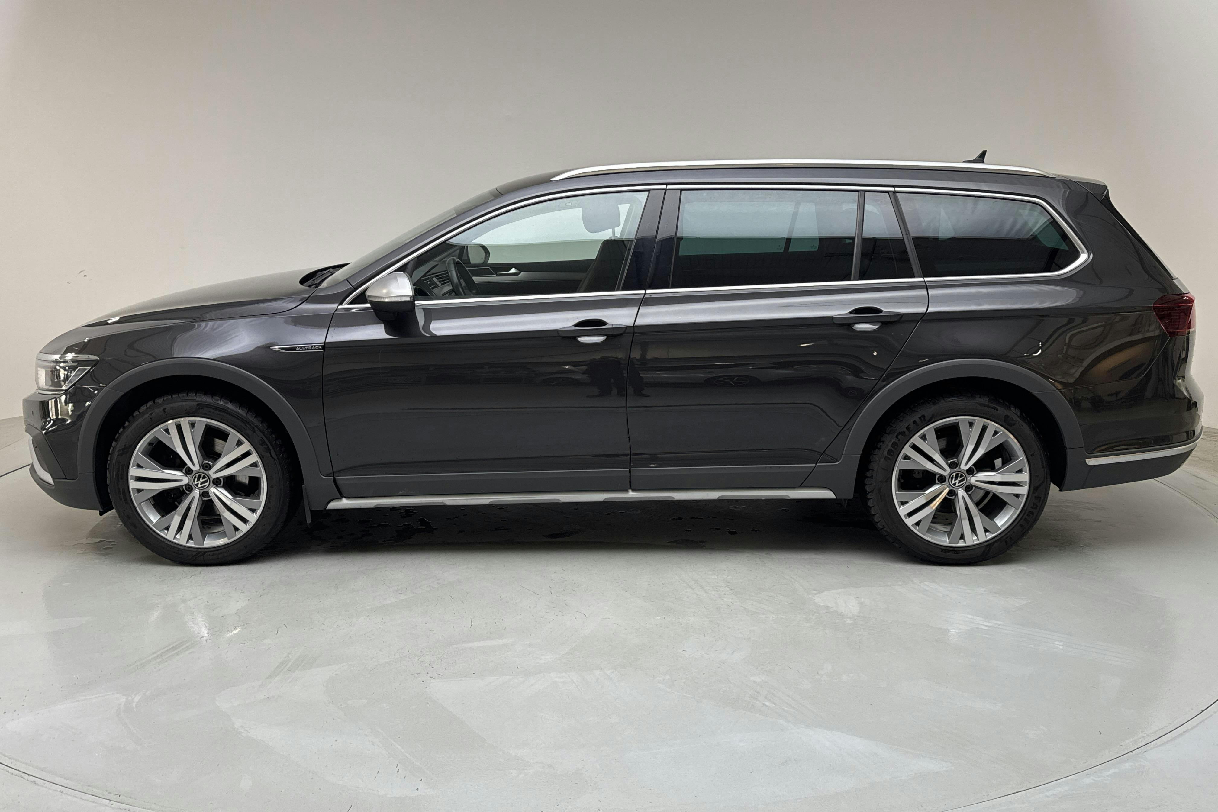 VW Passat Alltrack 2.0 TDI Sportscombi 4Motion (200hk) - 127 610 km - Automatic - Dark Grey - 2022