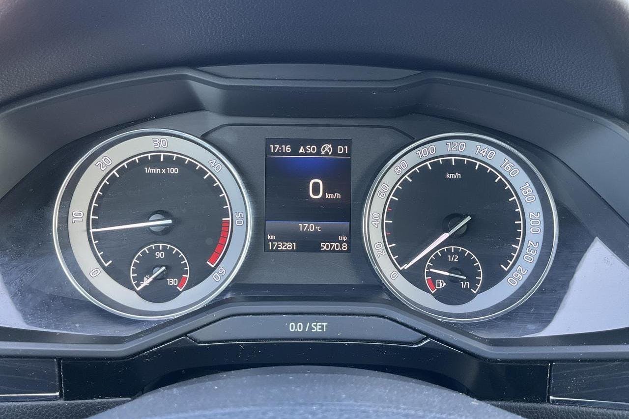 Skoda Superb 2.0 TDI 4x4 Kombi (190hk) - 173 280 km - Automaatne - valge - 2020