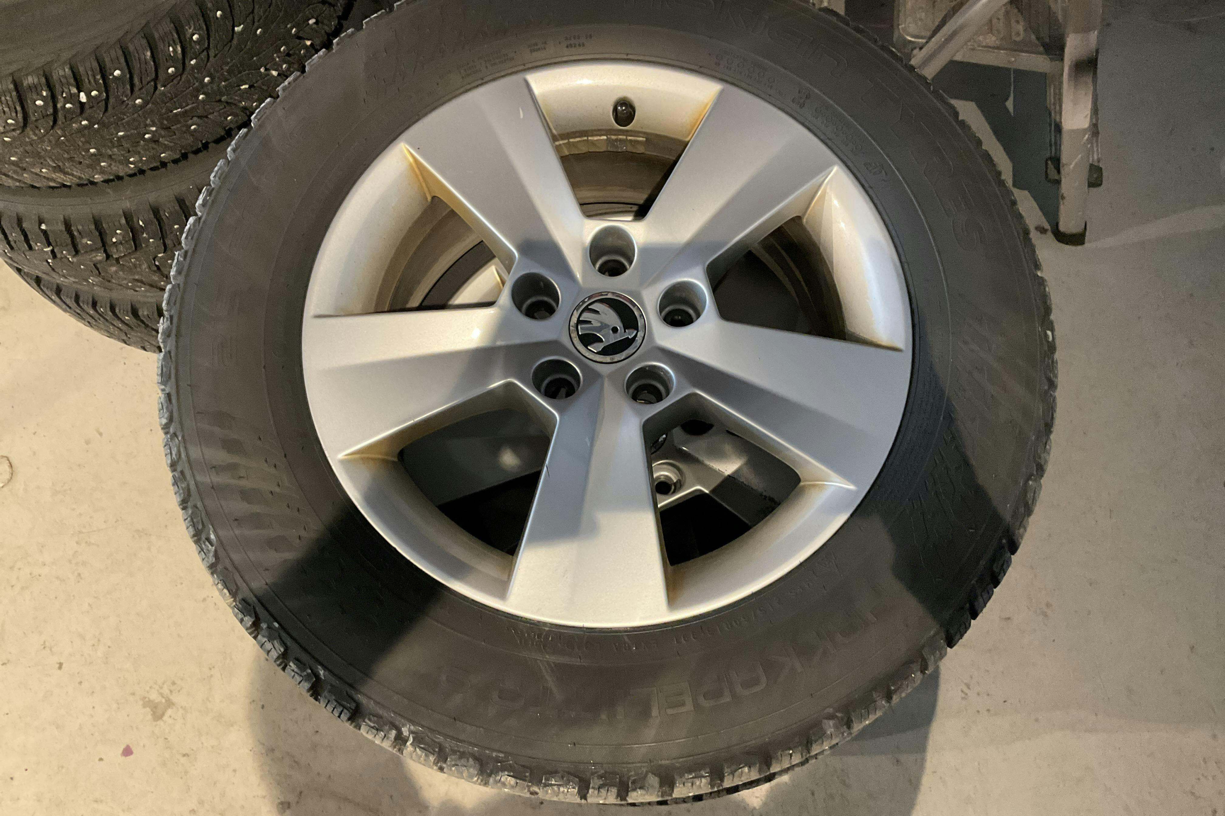 Skoda Superb 2.0 TDI 4x4 Kombi (190hk) - 173 280 km - Automaatne - valge - 2020