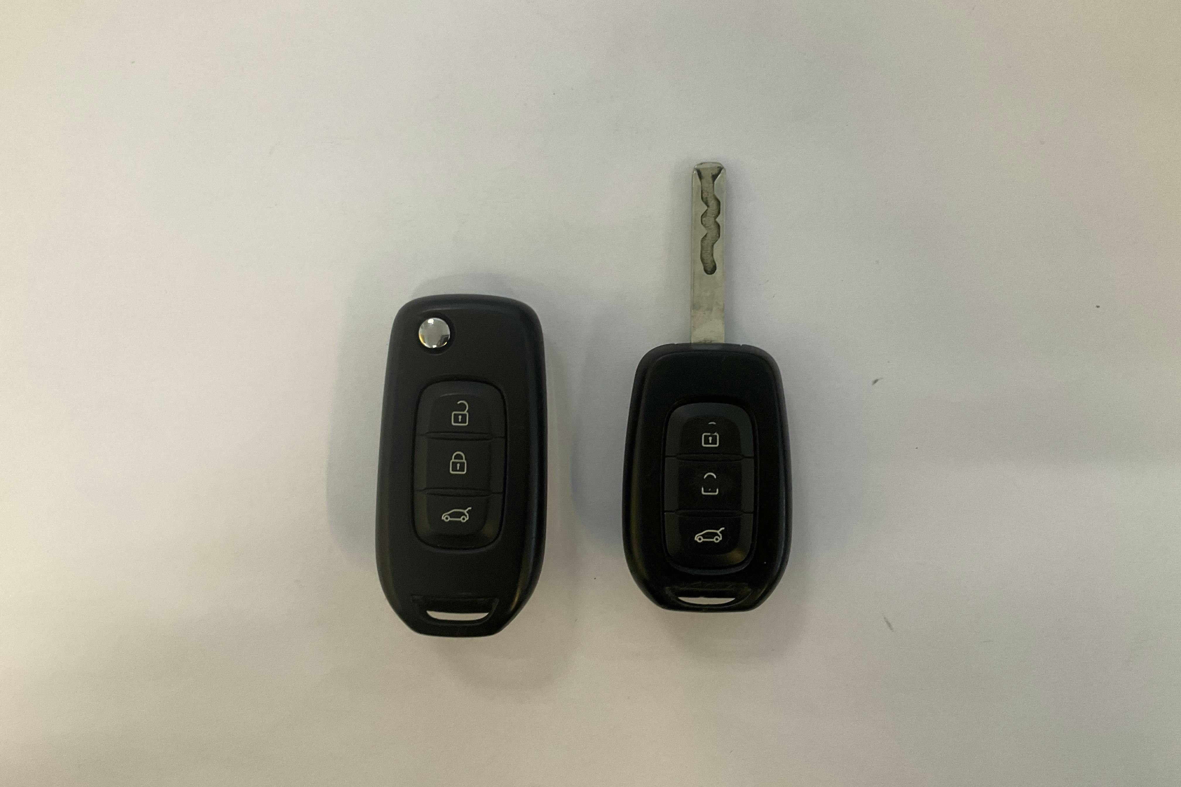 Renault Mégane 1.5 dCi Sport Tourer (115hk) - 42 399 mil - Automat - vit - 2021