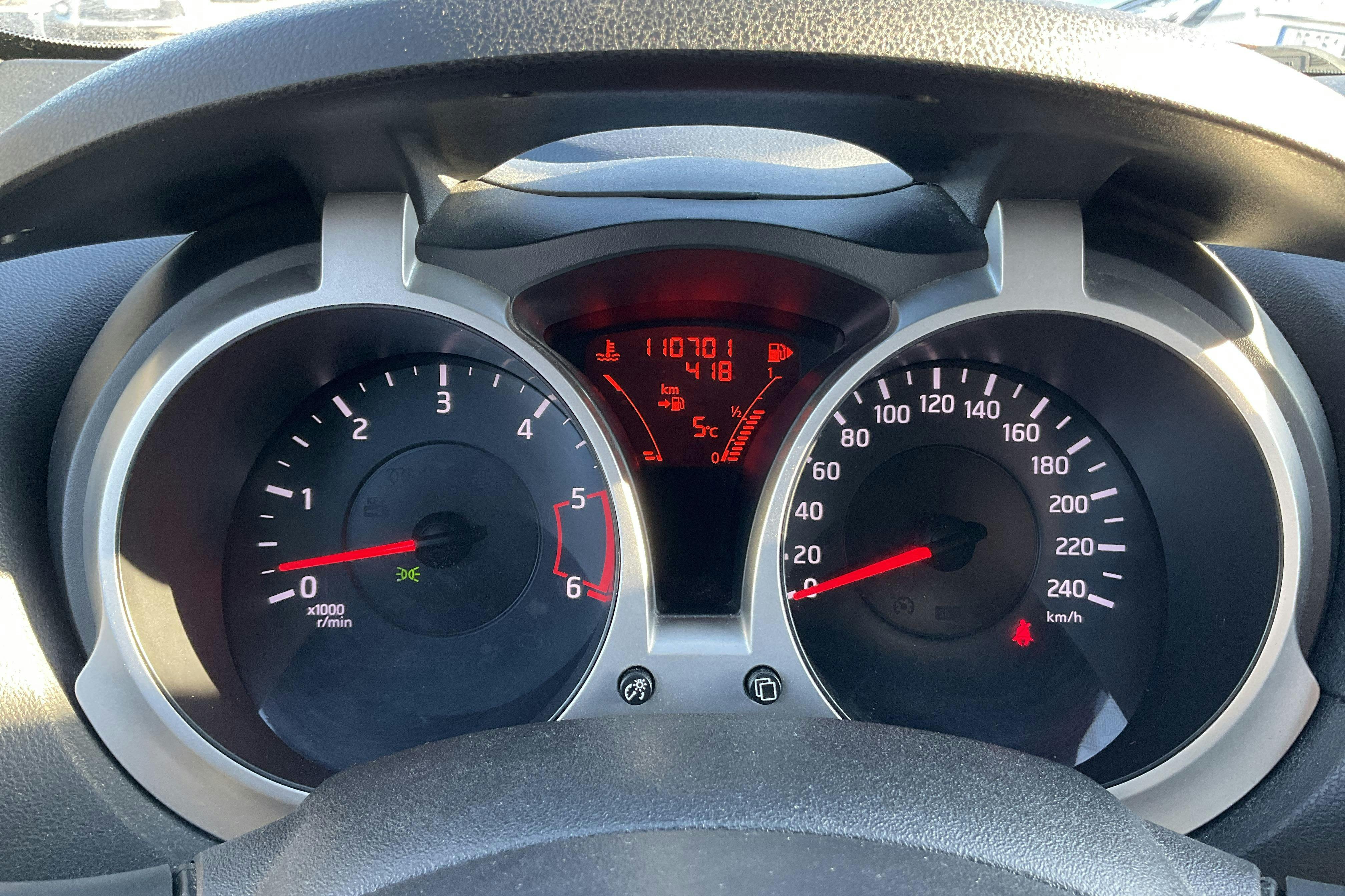 Nissan Juke 1.5 dCi DPF (110hk) - 188 240 km - Manual - Dark Brown - 2012