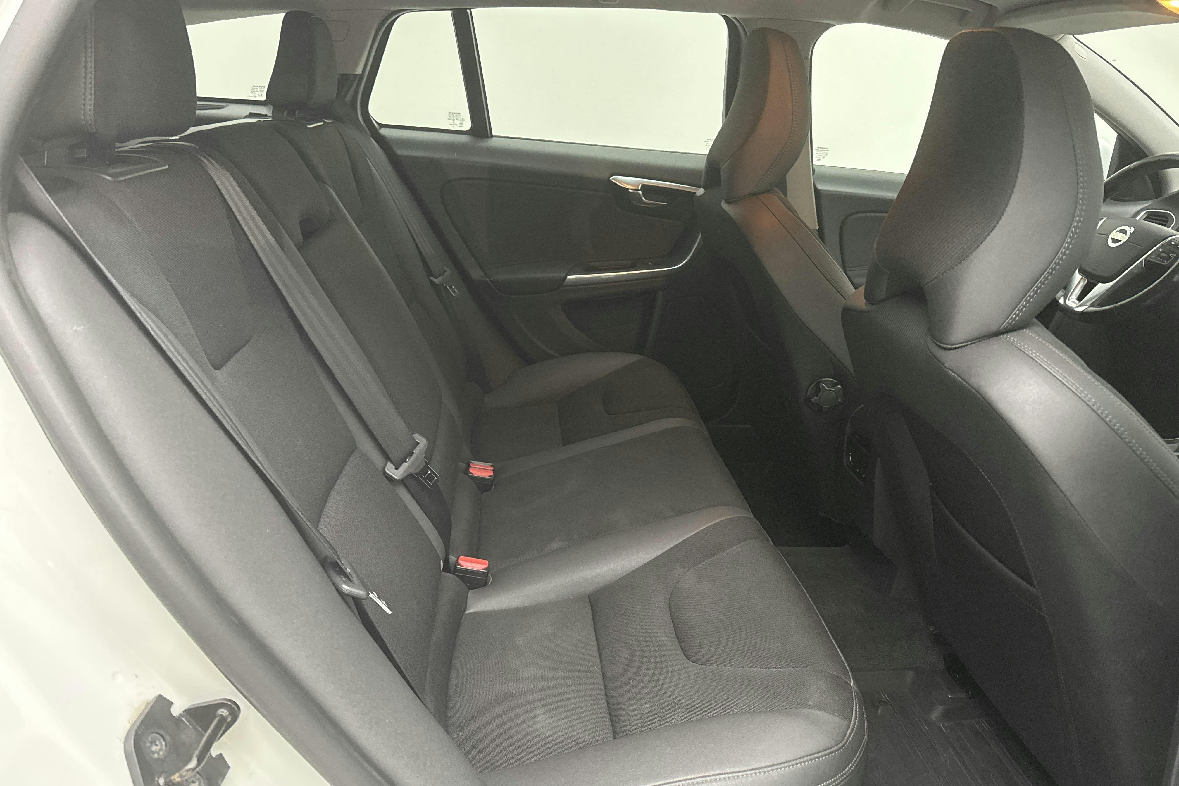 Volvo V60 D2 (115hk) - 28 818 mil - Manuell - vit - 2013