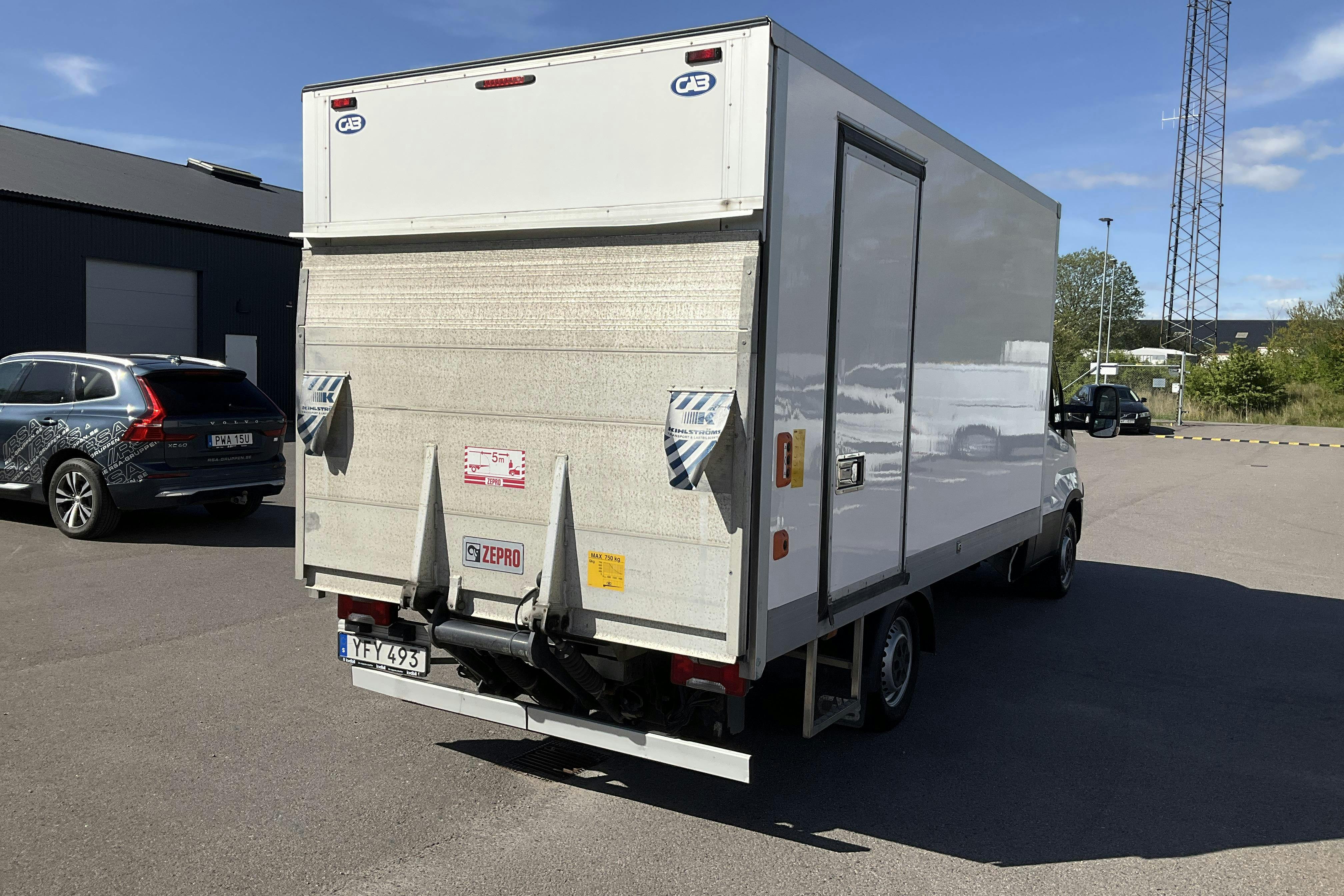 Iveco Daily 35 2.3 Volymskåp (136hk) - 11 002 mil - Automat - vit - 2017