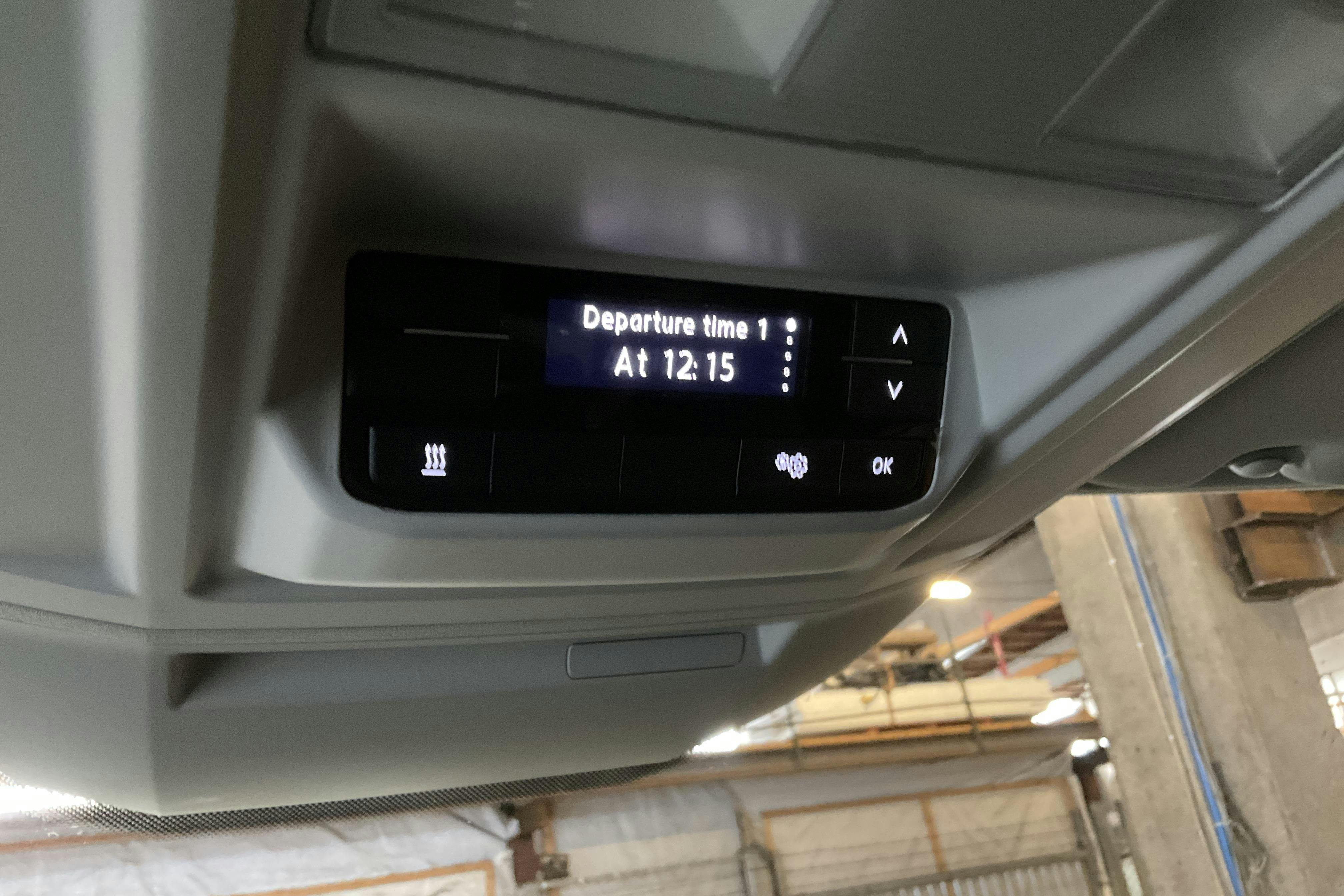 VW Crafter 35 2.0 TDI Volymskåp 4Motion (177hk) - 16 720 mil - Automat - vit - 2019
