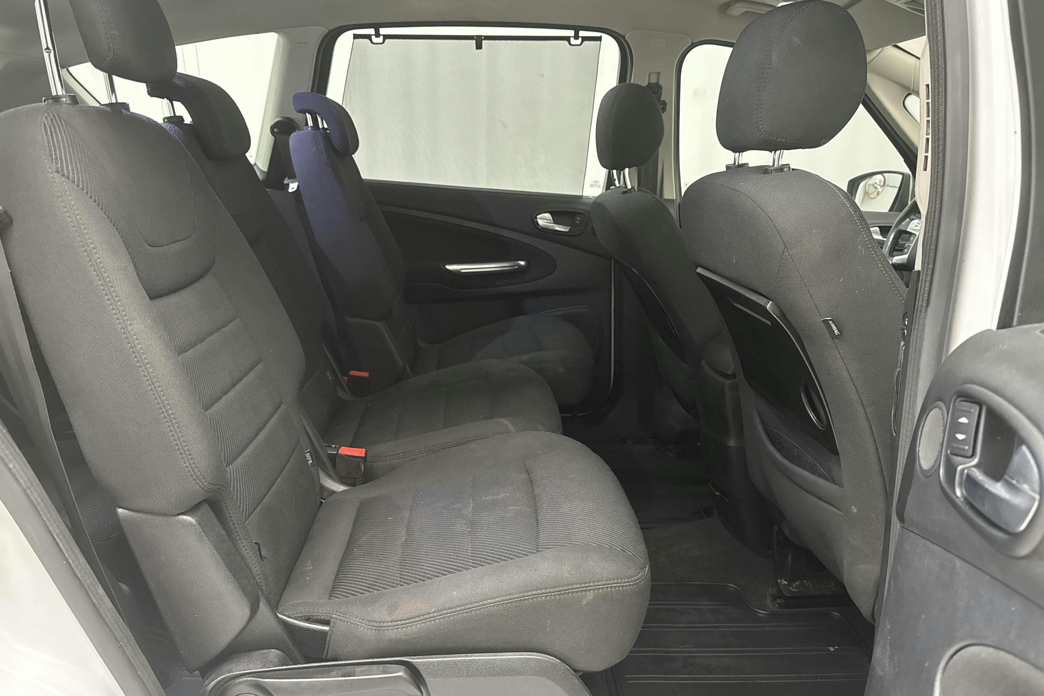 Ford S-MAX 2.0 Duratorq TDCi (140hk) - 146 980 km - Automaatne - valge - 2011
