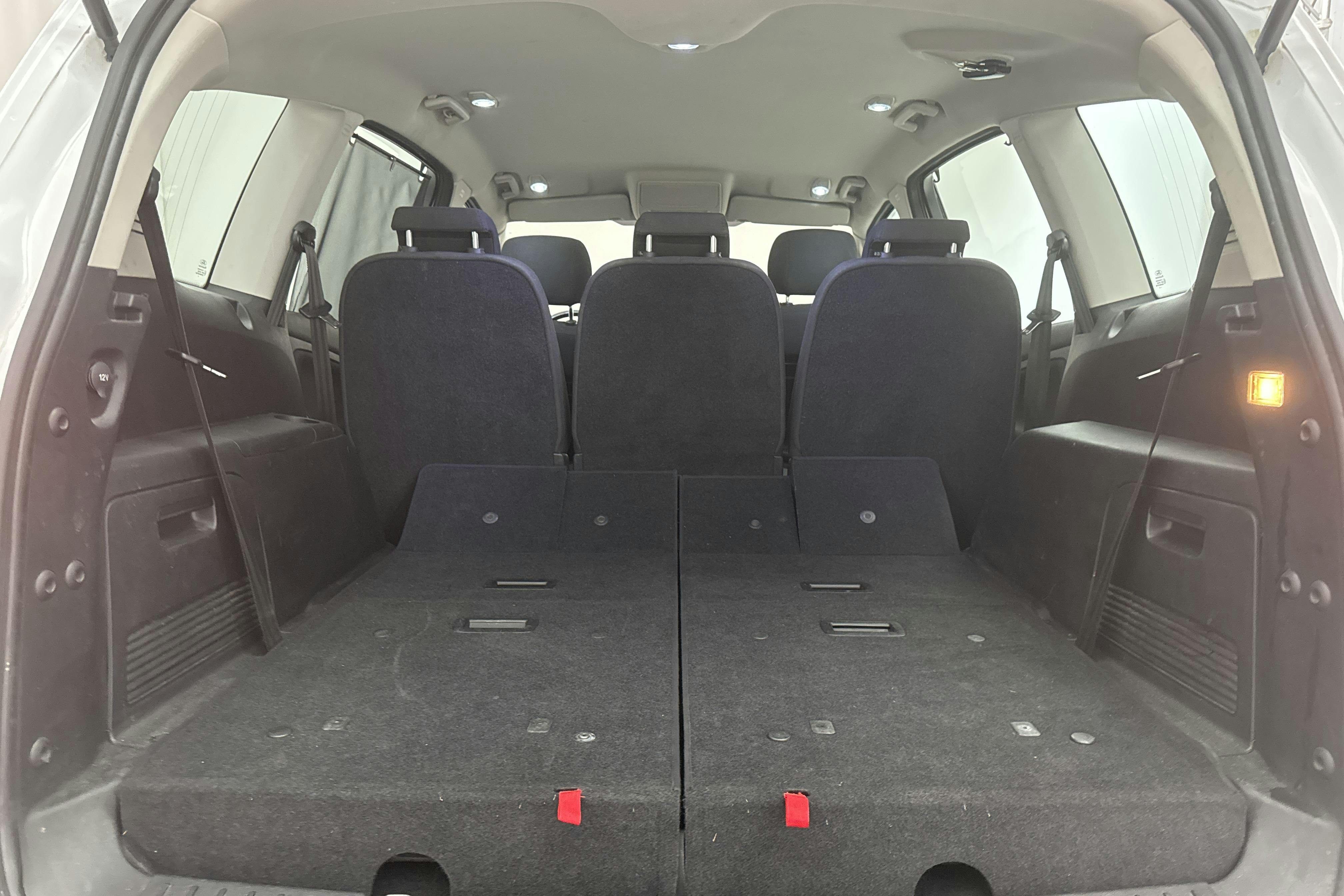 Ford S-MAX 2.0 Duratorq TDCi (140hk) - 146 980 km - Automaatne - valge - 2011