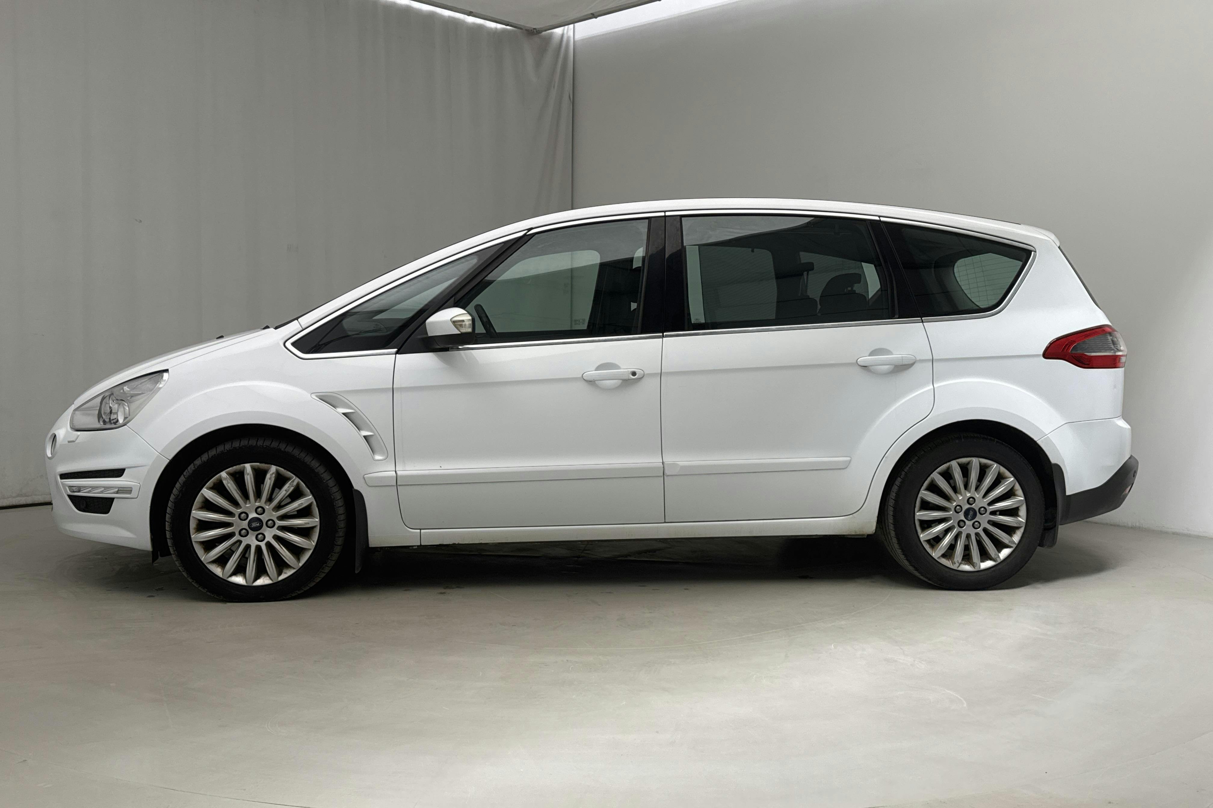 Ford S-MAX 2.0 Duratorq TDCi (140hk) - 146 980 km - Automaatne - valge - 2011
