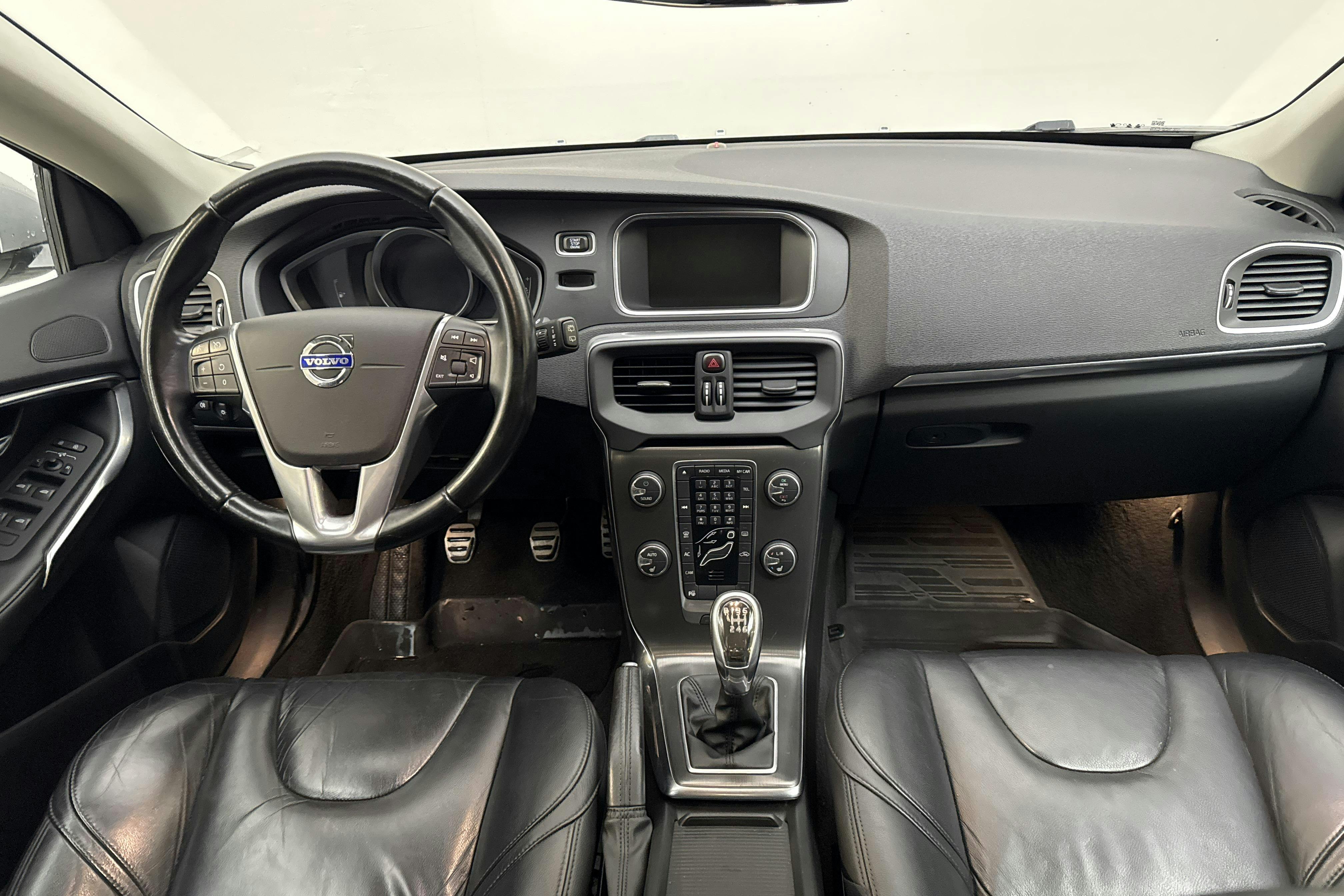 Volvo V40 D2 (115hk) - 198 420 km - Manuaalinen - Light Grey - 2013