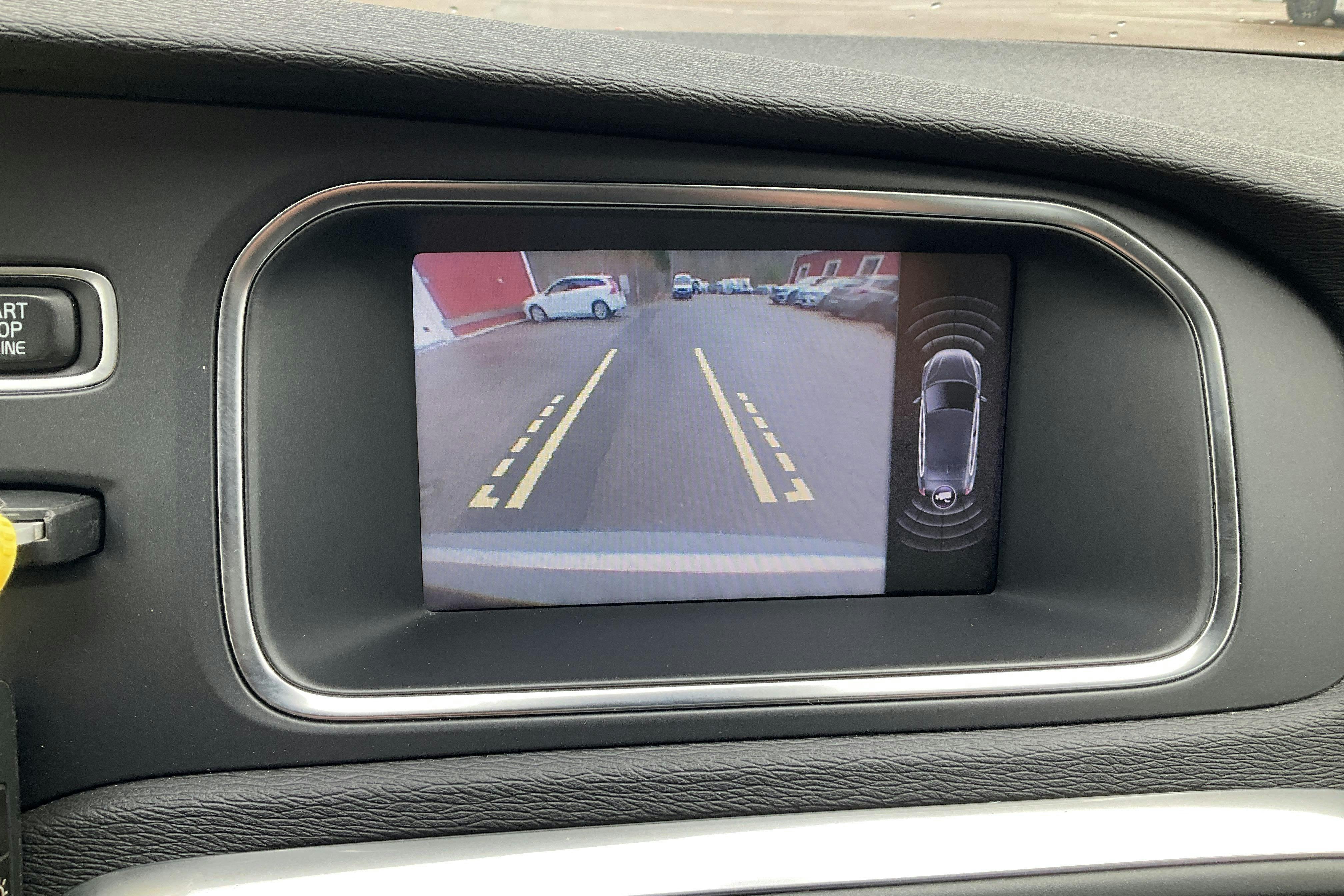 Volvo V40 D2 (115hk) - 198 420 km - Manuaalinen - Light Grey - 2013