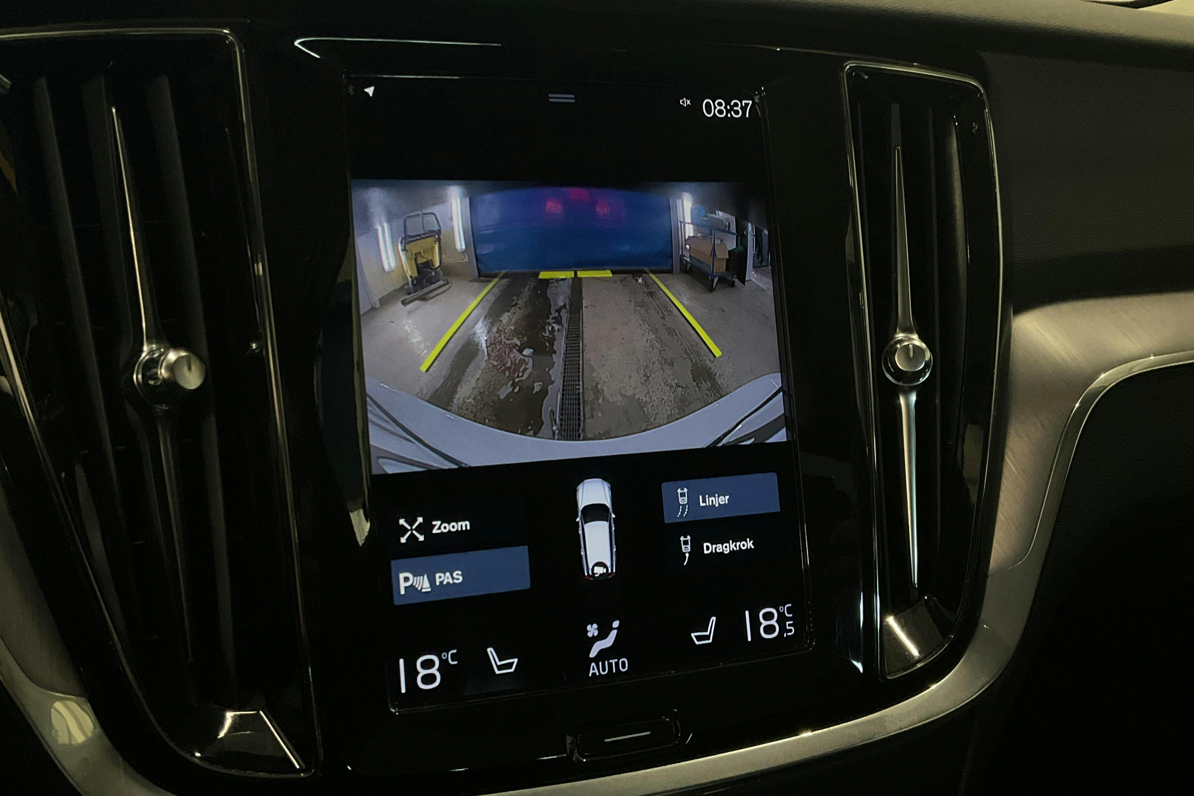 Volvo V60 T6 AWD Recharge (350hk) - 6 106 mil - Automat - vit - 2022