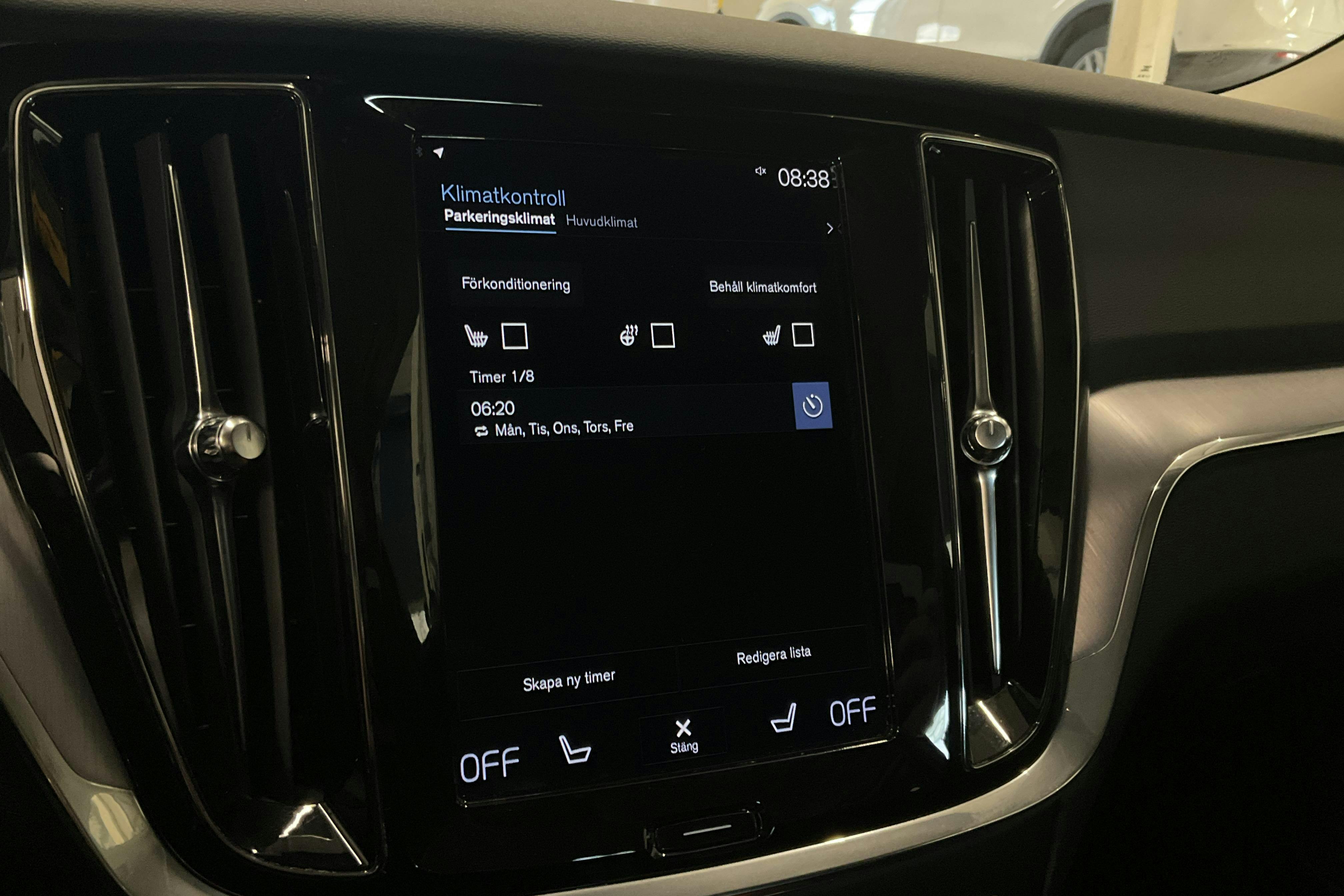 Volvo V60 T6 AWD Recharge (350hk) - 6 106 mil - Automat - vit - 2022