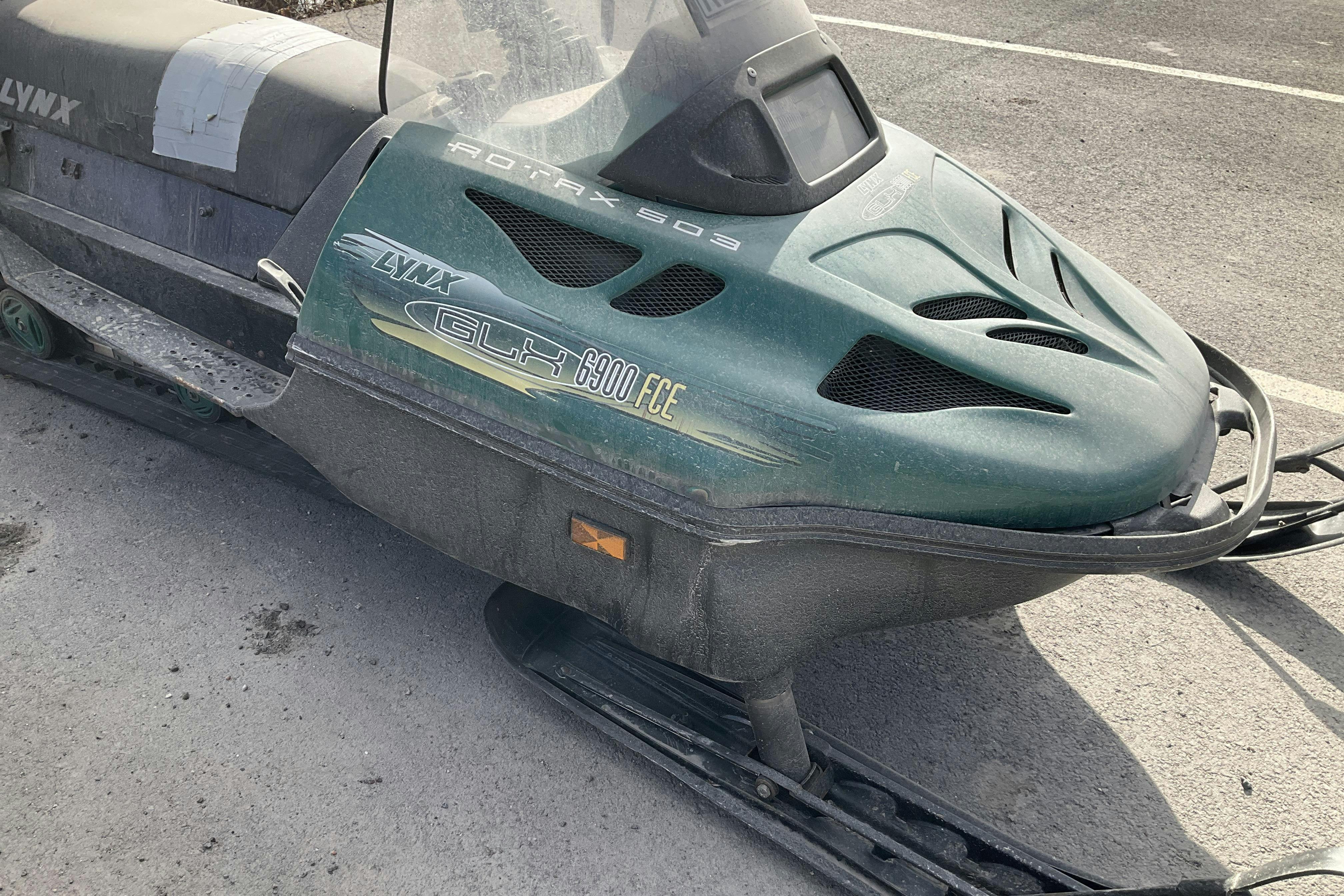 LYNX GLX 6900 FCE Snöskoter (Rep.Objekt) - 12 890 km - Automatyczna - 2001