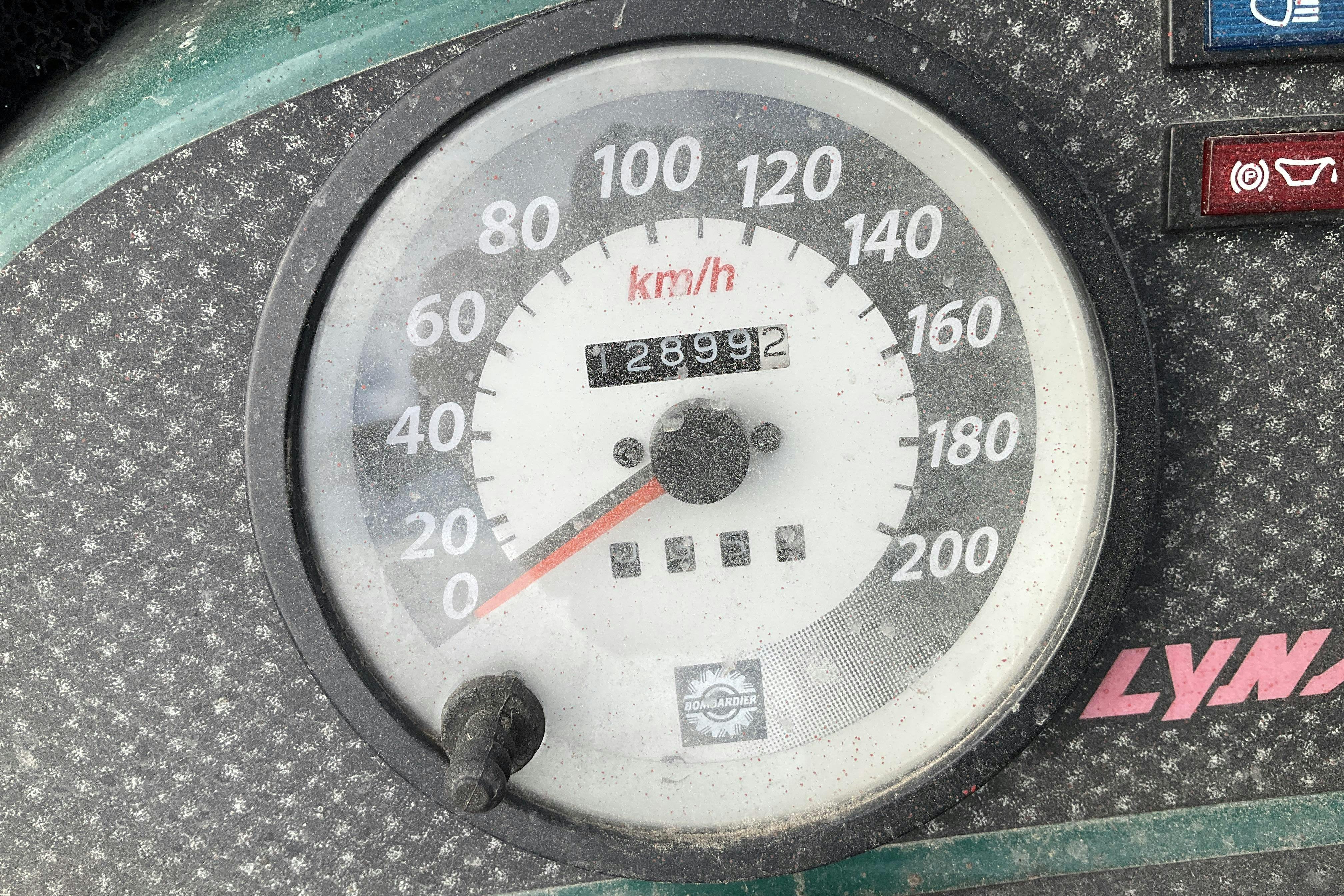 LYNX GLX 6900 FCE Snöskoter (Rep.Objekt) - 12 890 km - Automatyczna - 2001