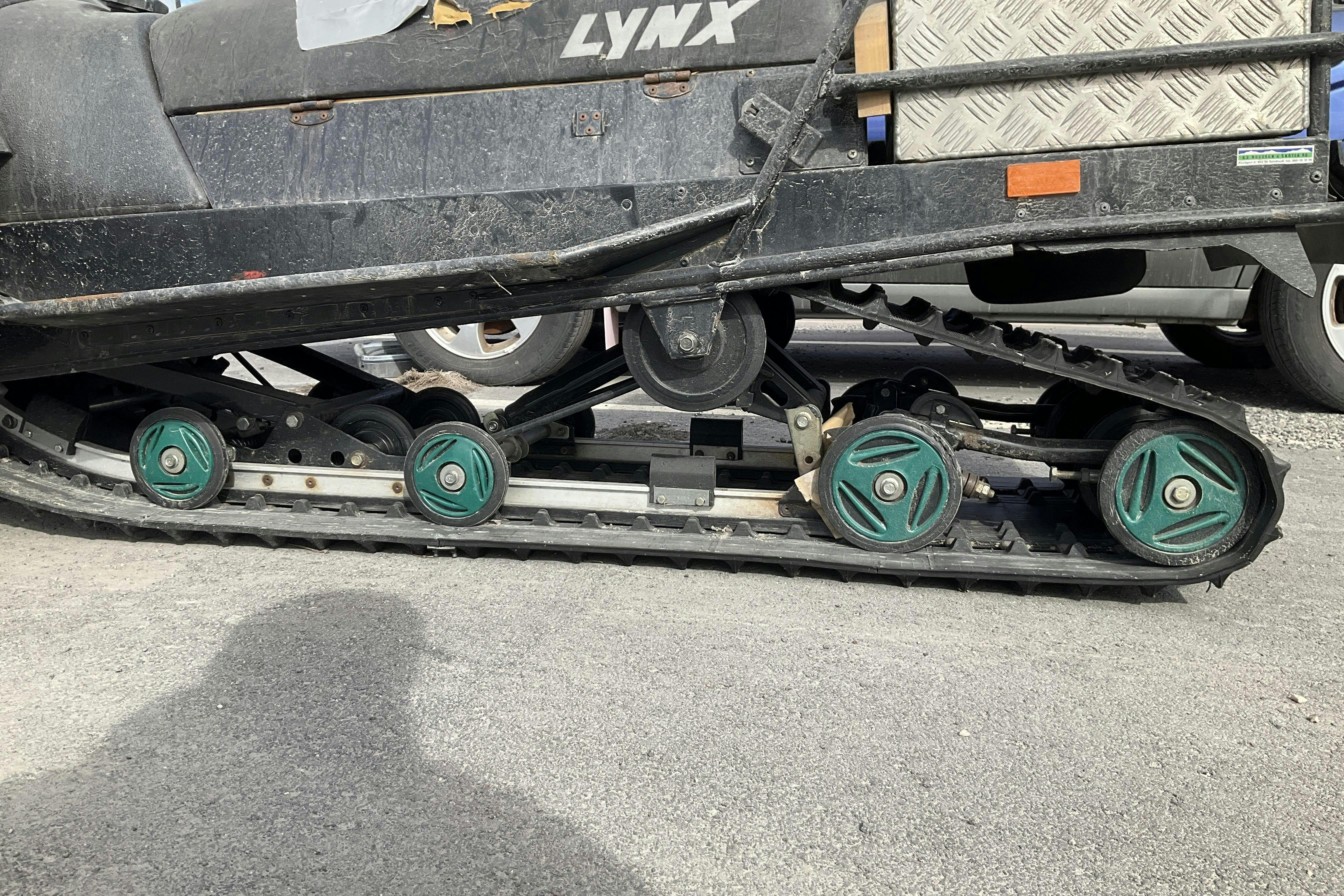 LYNX GLX 6900 FCE Snöskoter (Rep.Objekt) - 12 890 km - Automatyczna - 2001