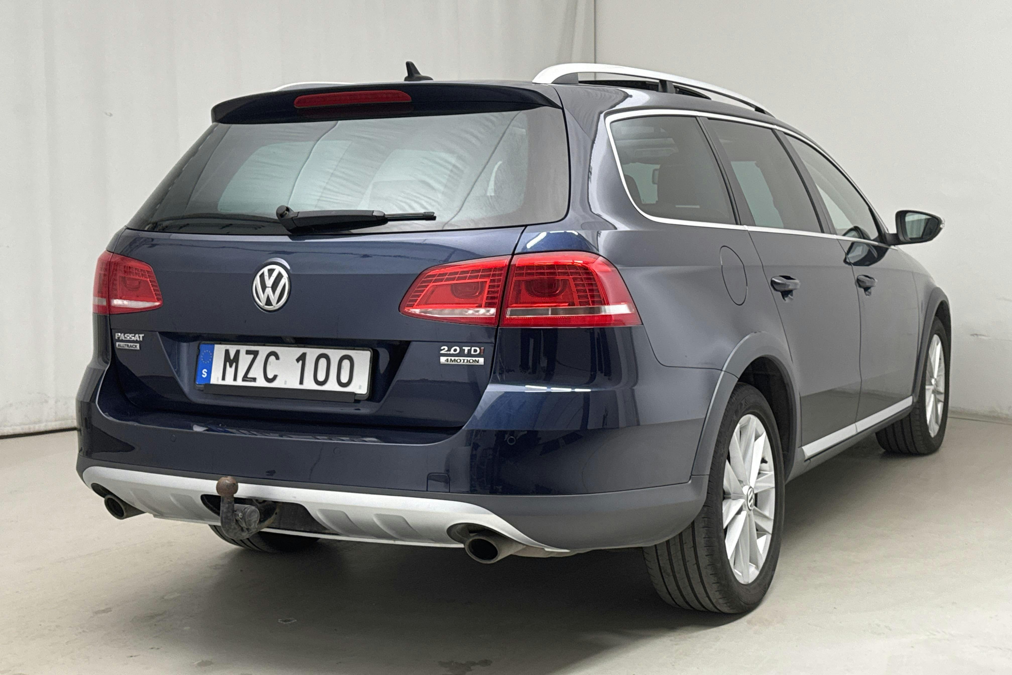 VW Passat Alltrack 2.0 TDI BlueMotion Technology 4Motion (177hk) - 19 286 mil - Automat - Dark Blue - 2014