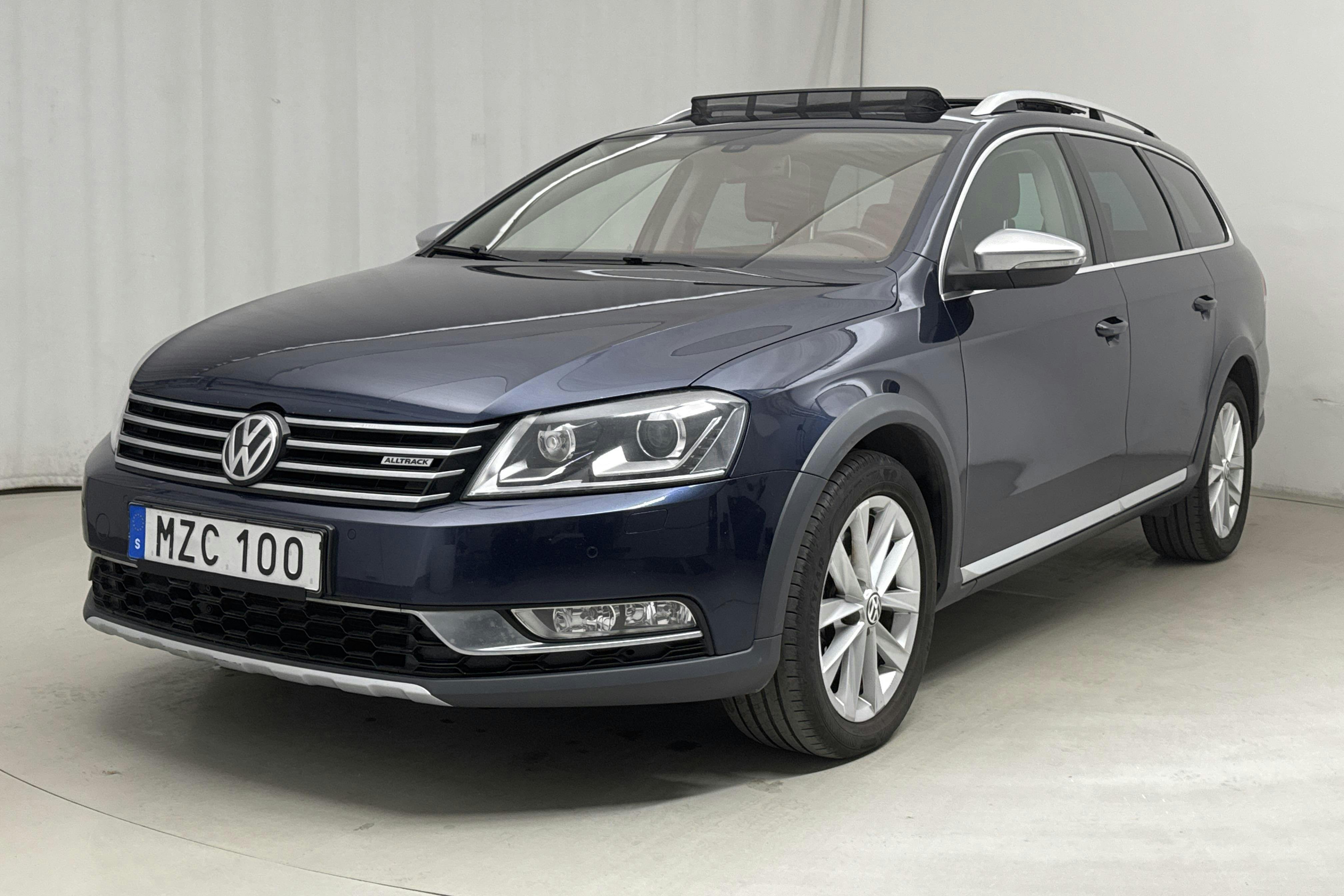 VW Passat Alltrack 2.0 TDI BlueMotion Technology 4Motion (177hk) - 19 286 mil - Automat - Dark Blue - 2014
