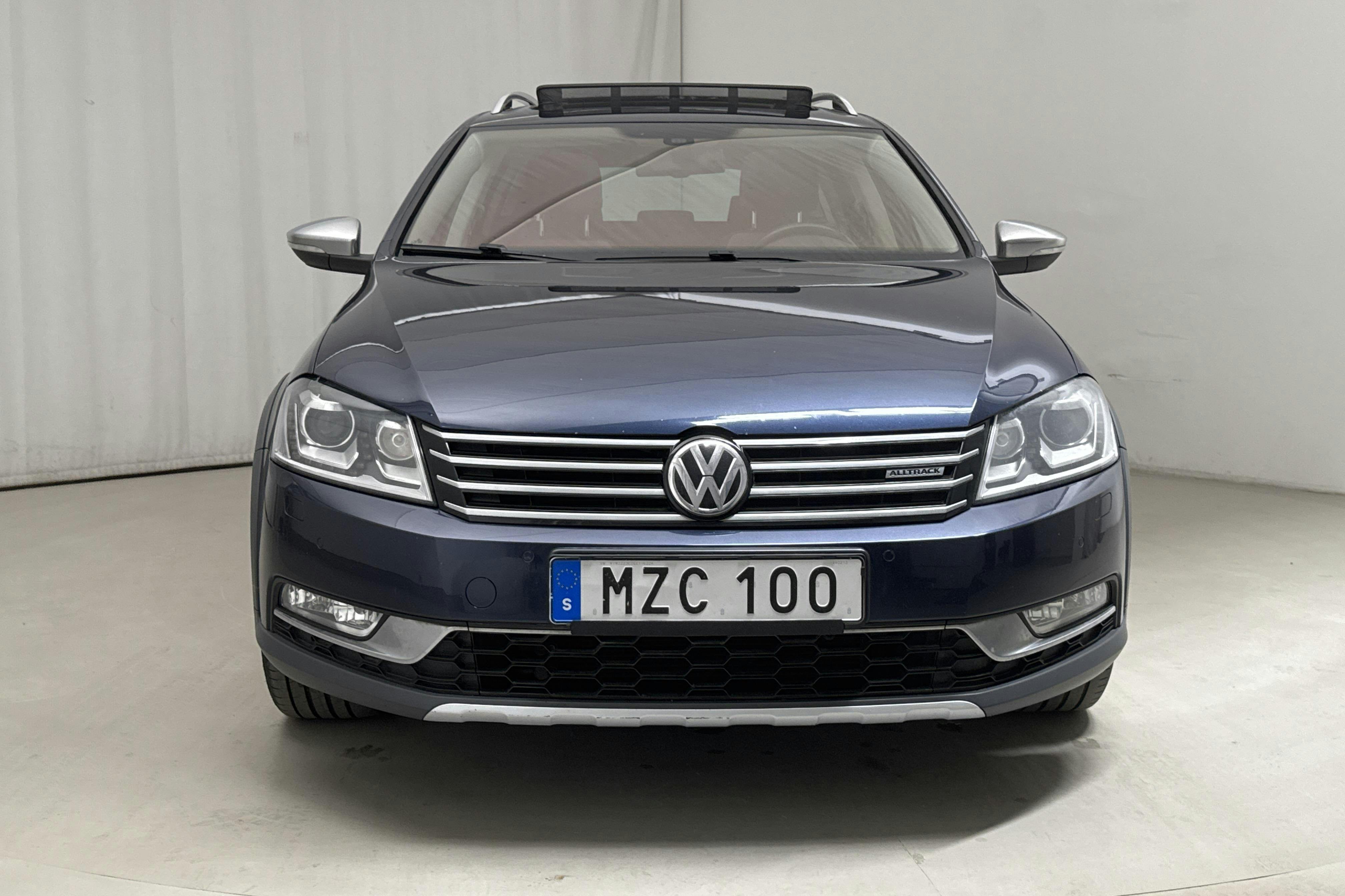 VW Passat Alltrack 2.0 TDI BlueMotion Technology 4Motion (177hk) - 19 286 mil - Automat - Dark Blue - 2014
