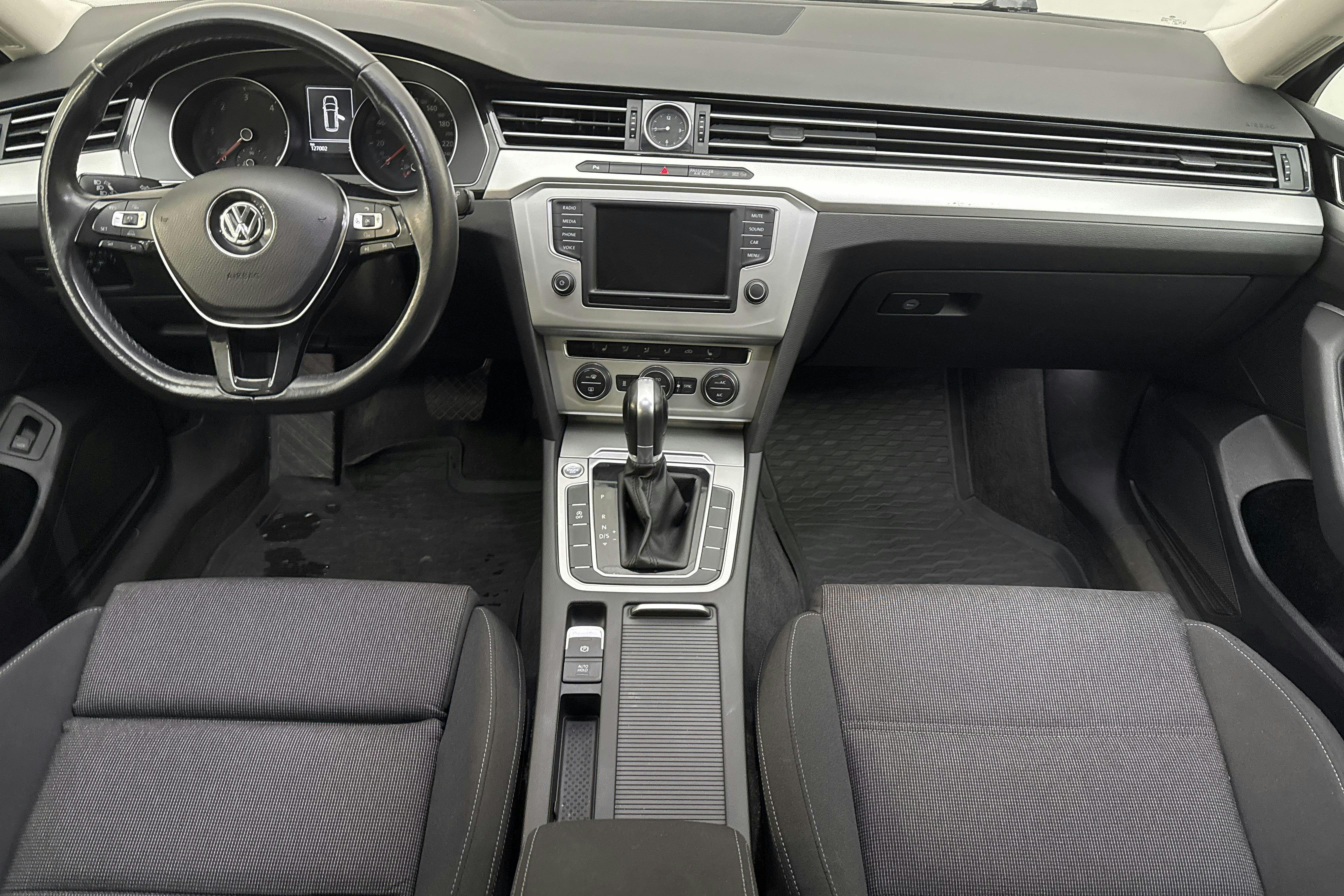 VW Passat 2.0 TDI Sportscombi (150hk) - 12 700 mil - Automat - Dark Grey - 2017