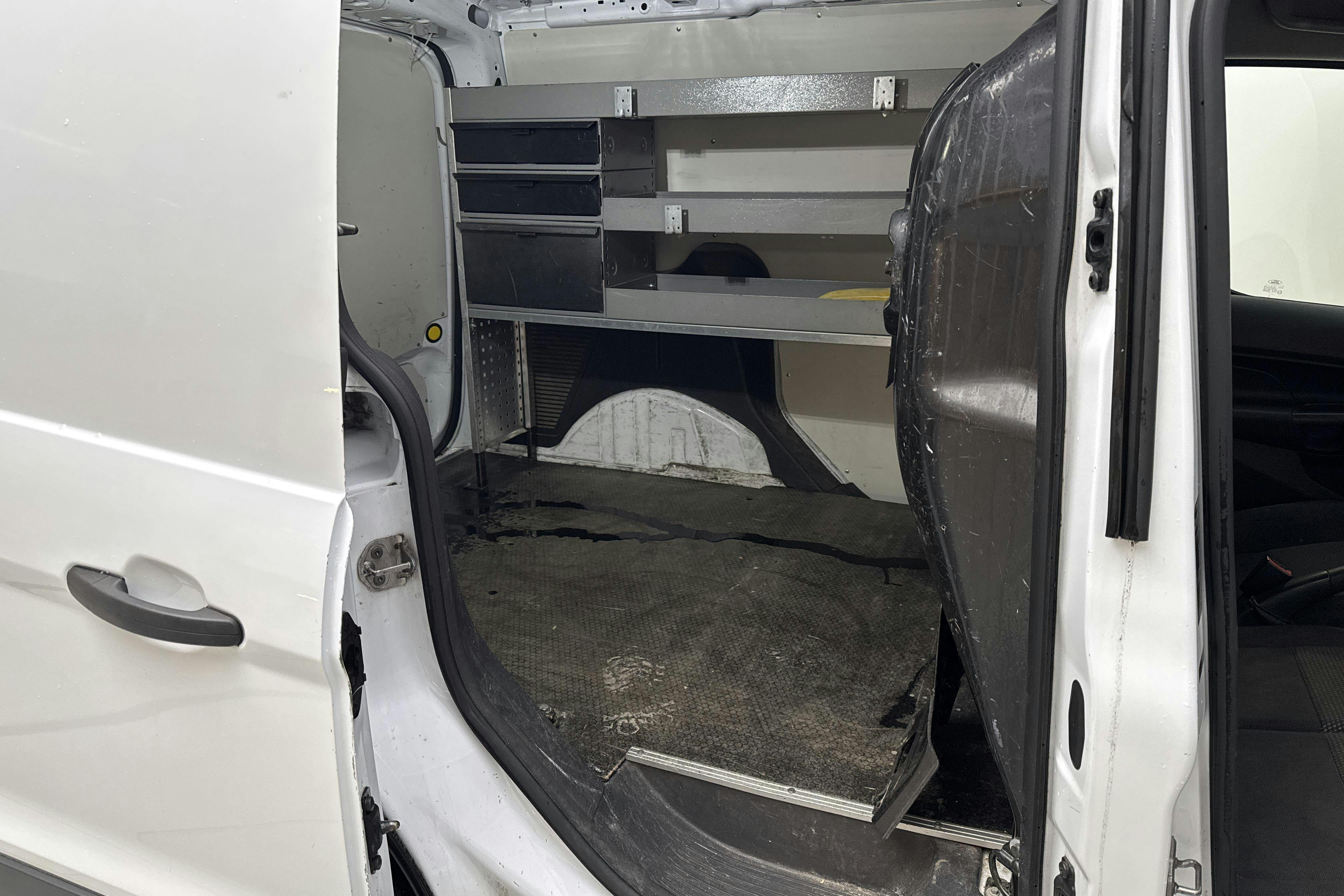 Ford Transit Connect 1.6 TDCi (75hk) - 183 270 km - Käsitsi - valge - 2014